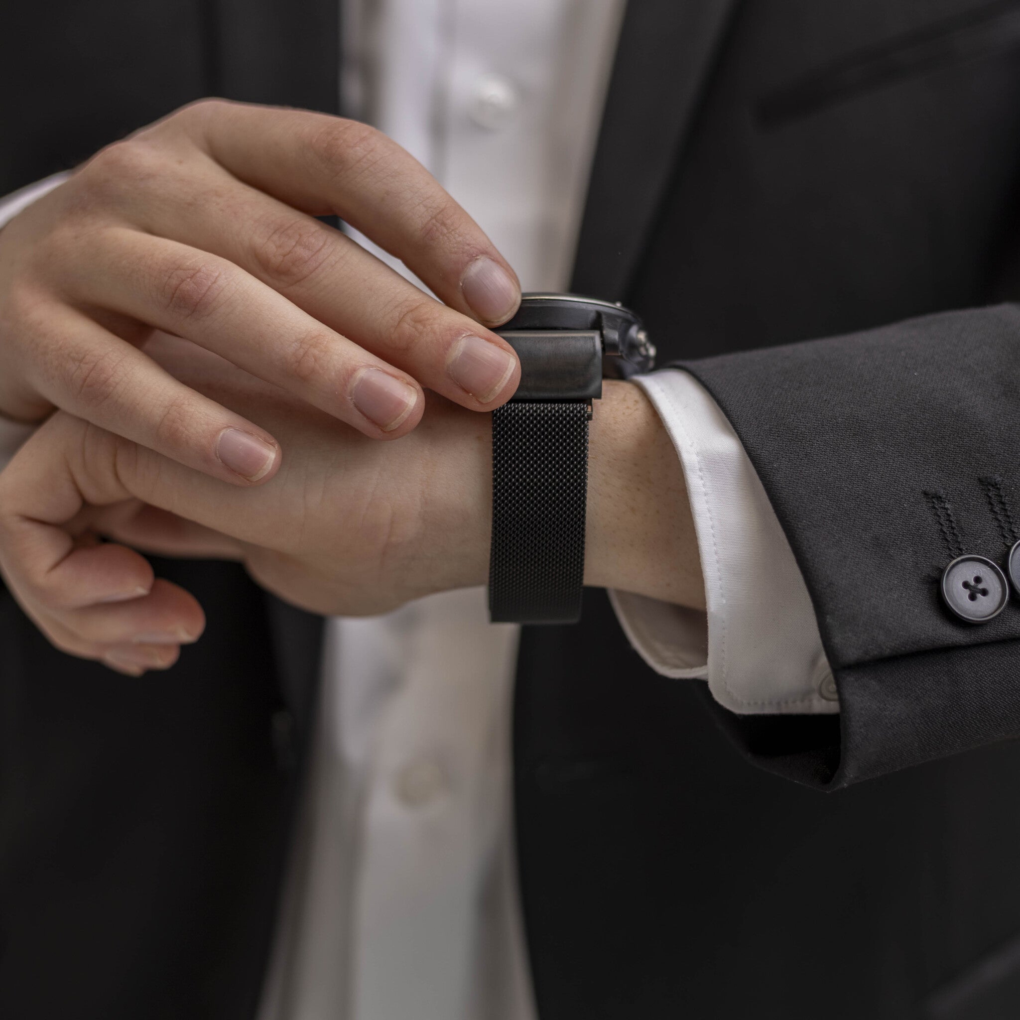 Garmin Descent MK1 Milanese Strap (Black)