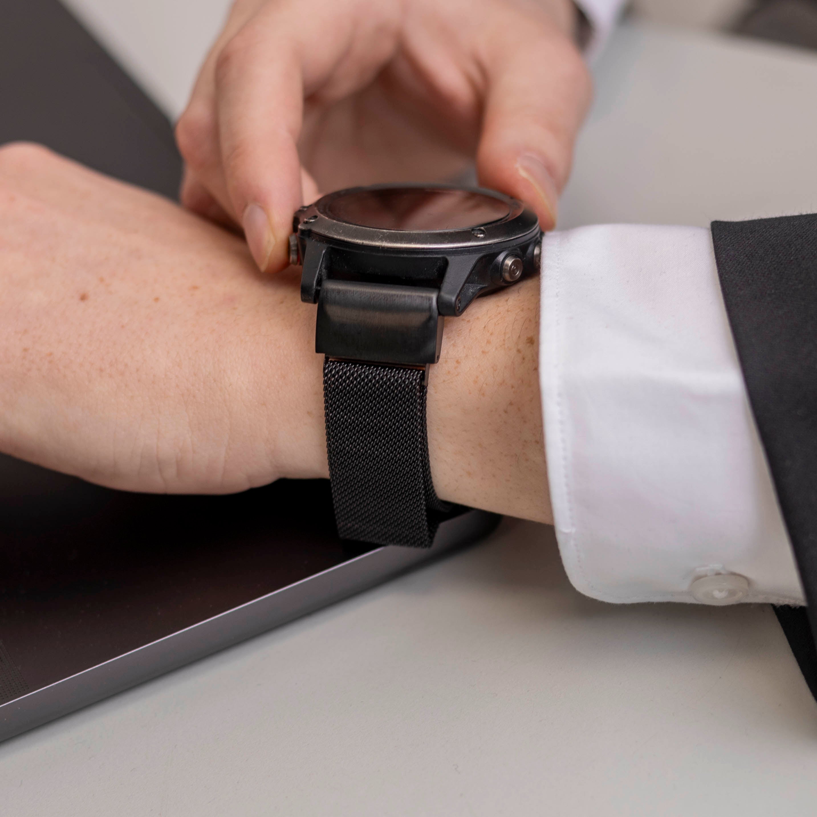 Garmin Enduro 1 / 2 / 3 Milanese-Armband (Schwarz)