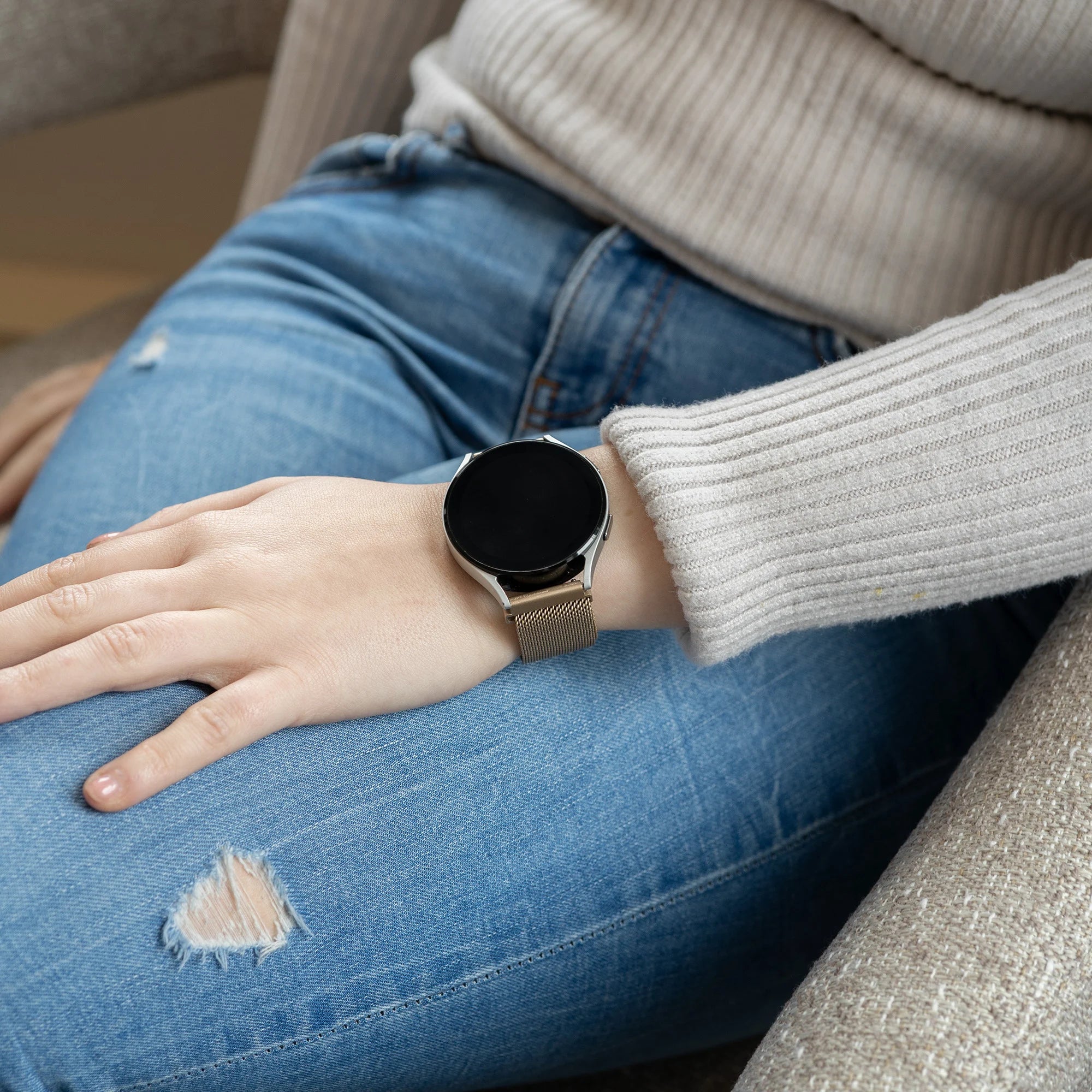 Samsung Galaxy Watch 7 - 40mm Milanese Strap (Champagne)