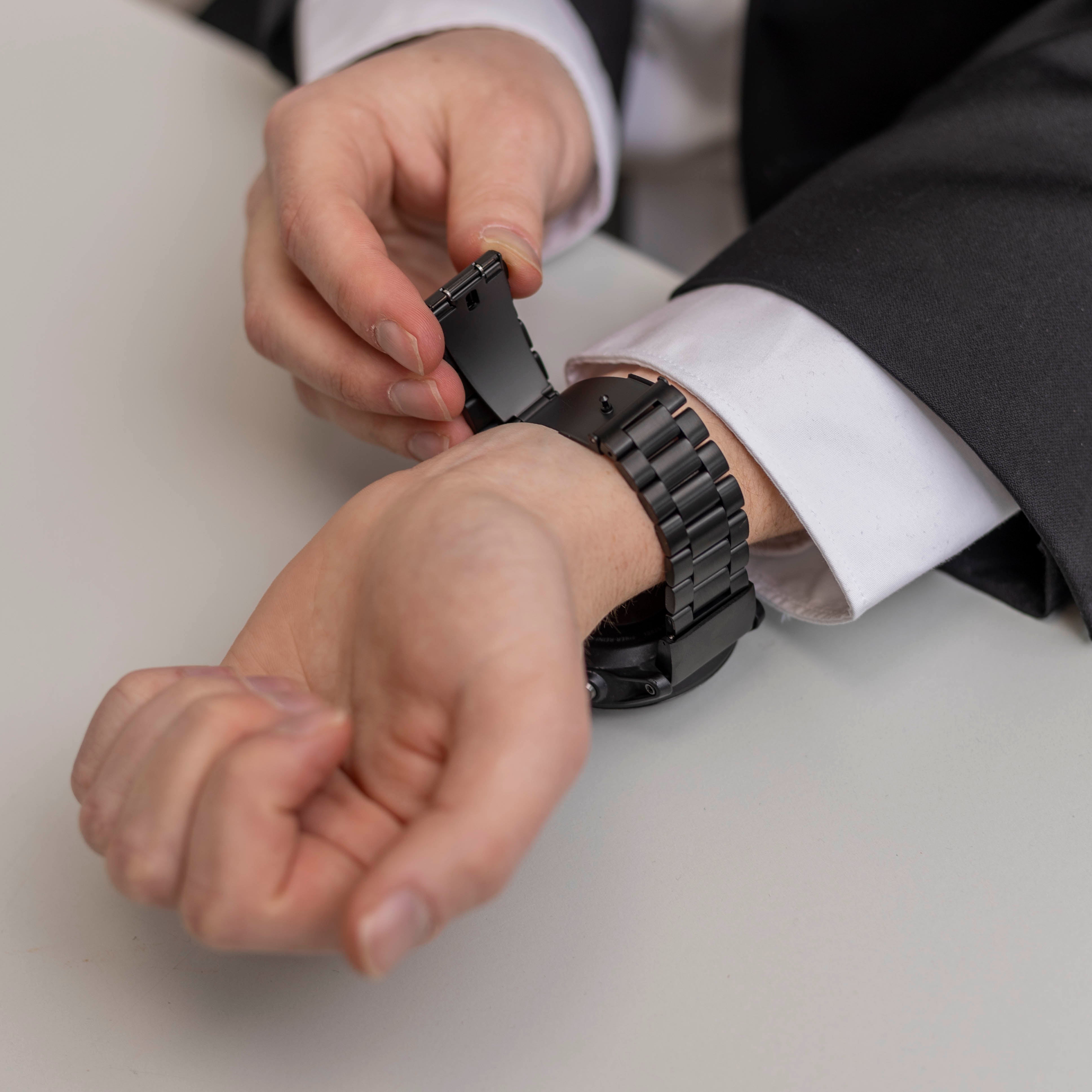 Bandz Garmin Fenix 7x Steel Strap 'Classic' (Black)