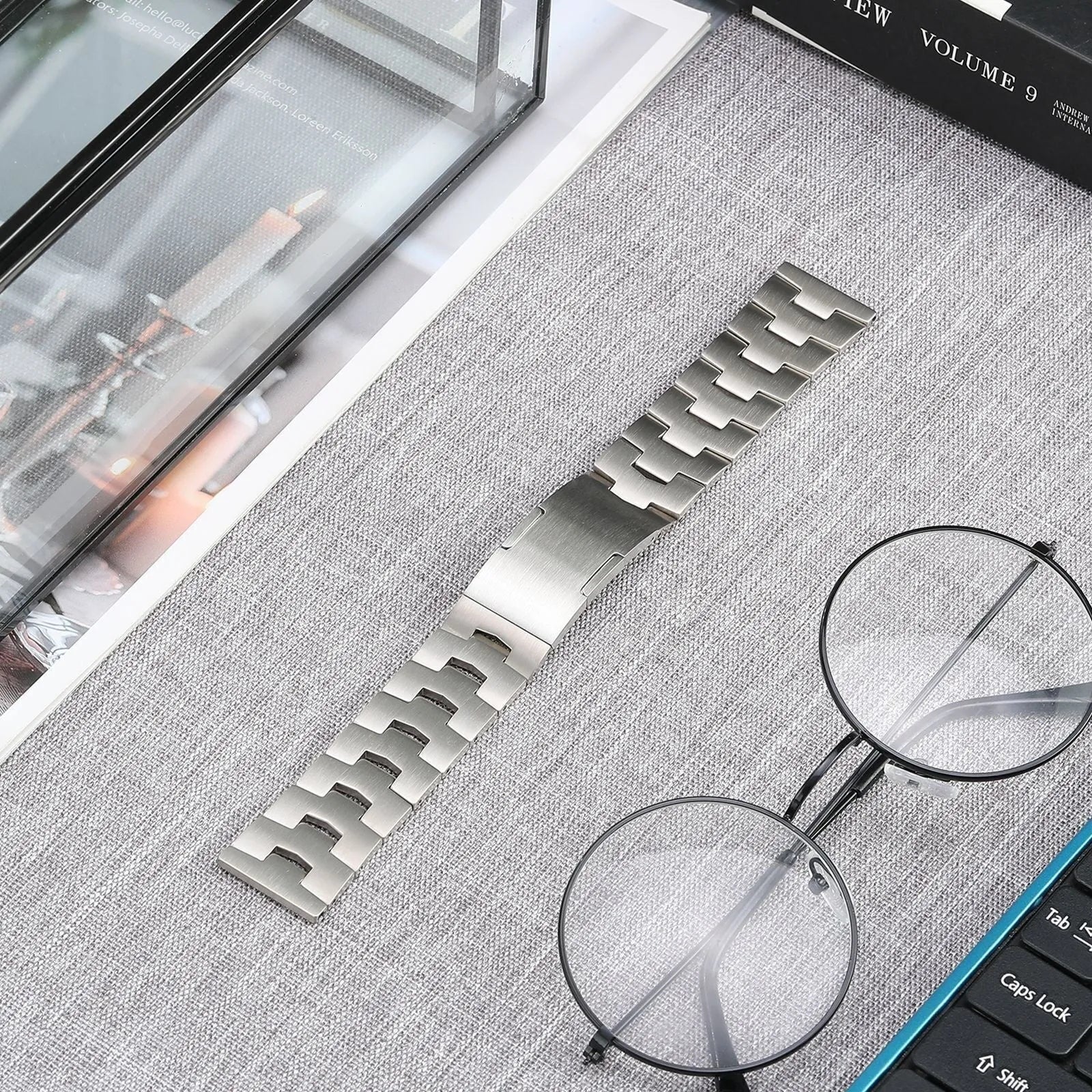 Coros Apex 2 Pro Titanium Grain Strap (Flat Buckle) (Silver)