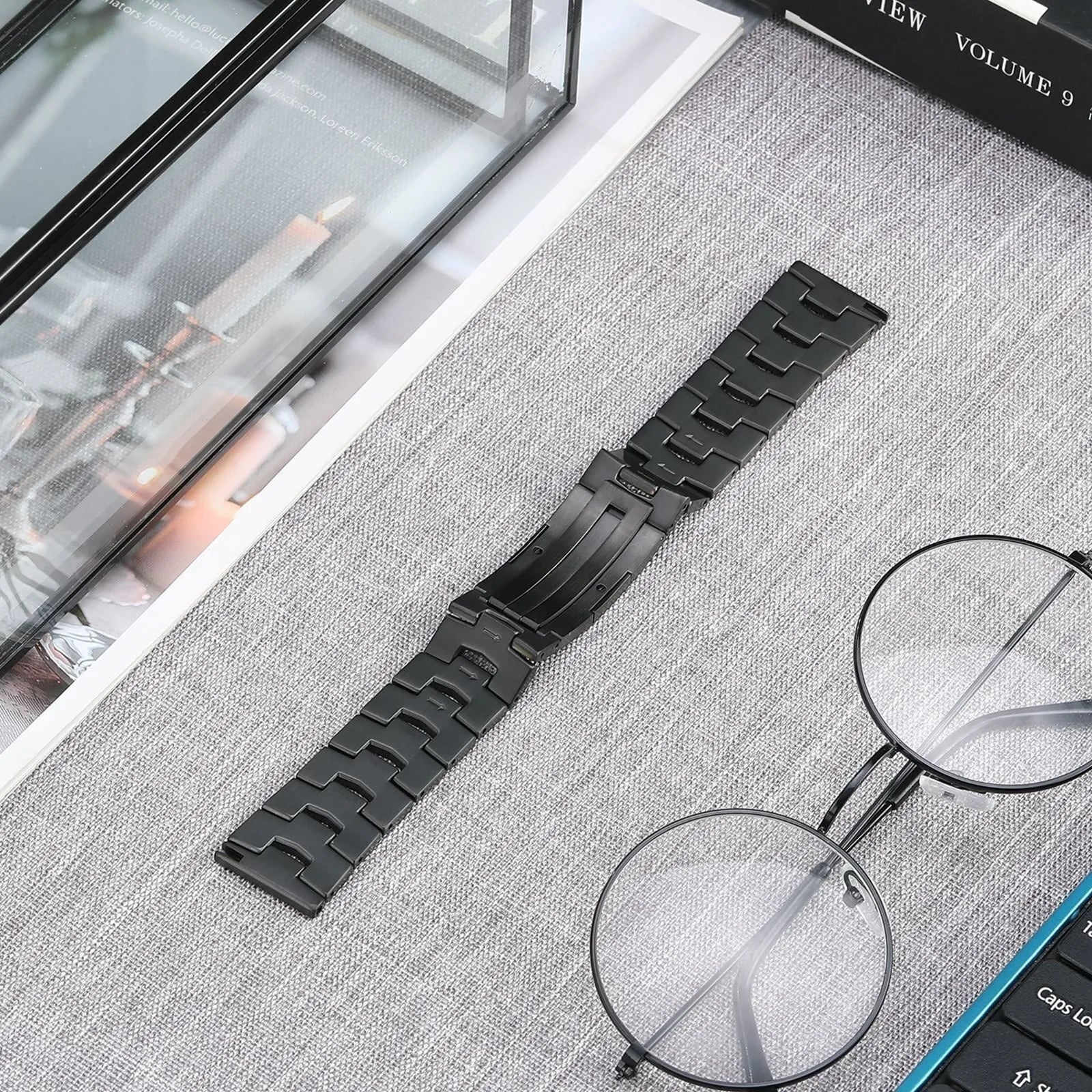 Coros Pace 3 Titanium Grain Strap (Flat Buckle) (Black)