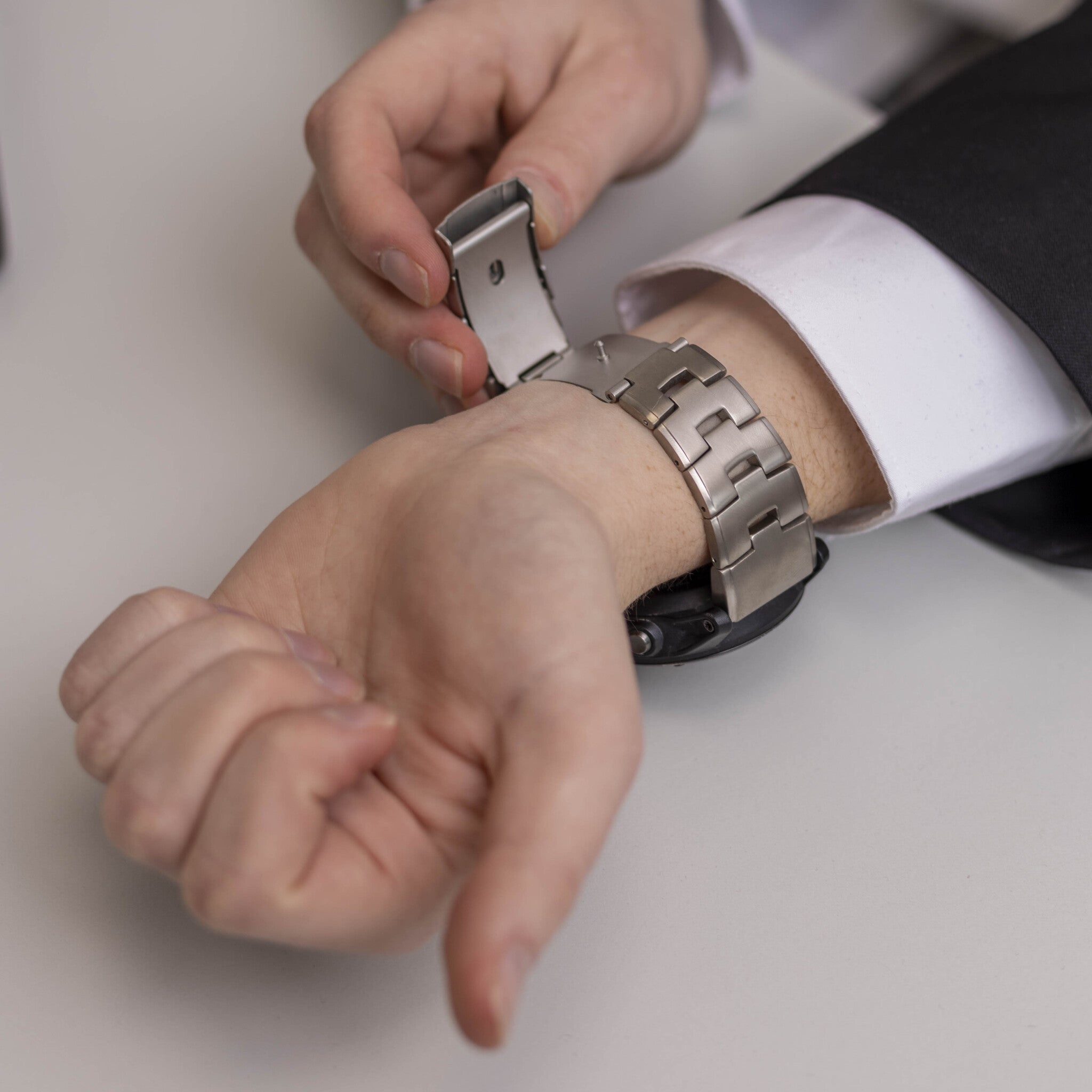 Garmin Descent MK1 Titanium Strap (Silver)