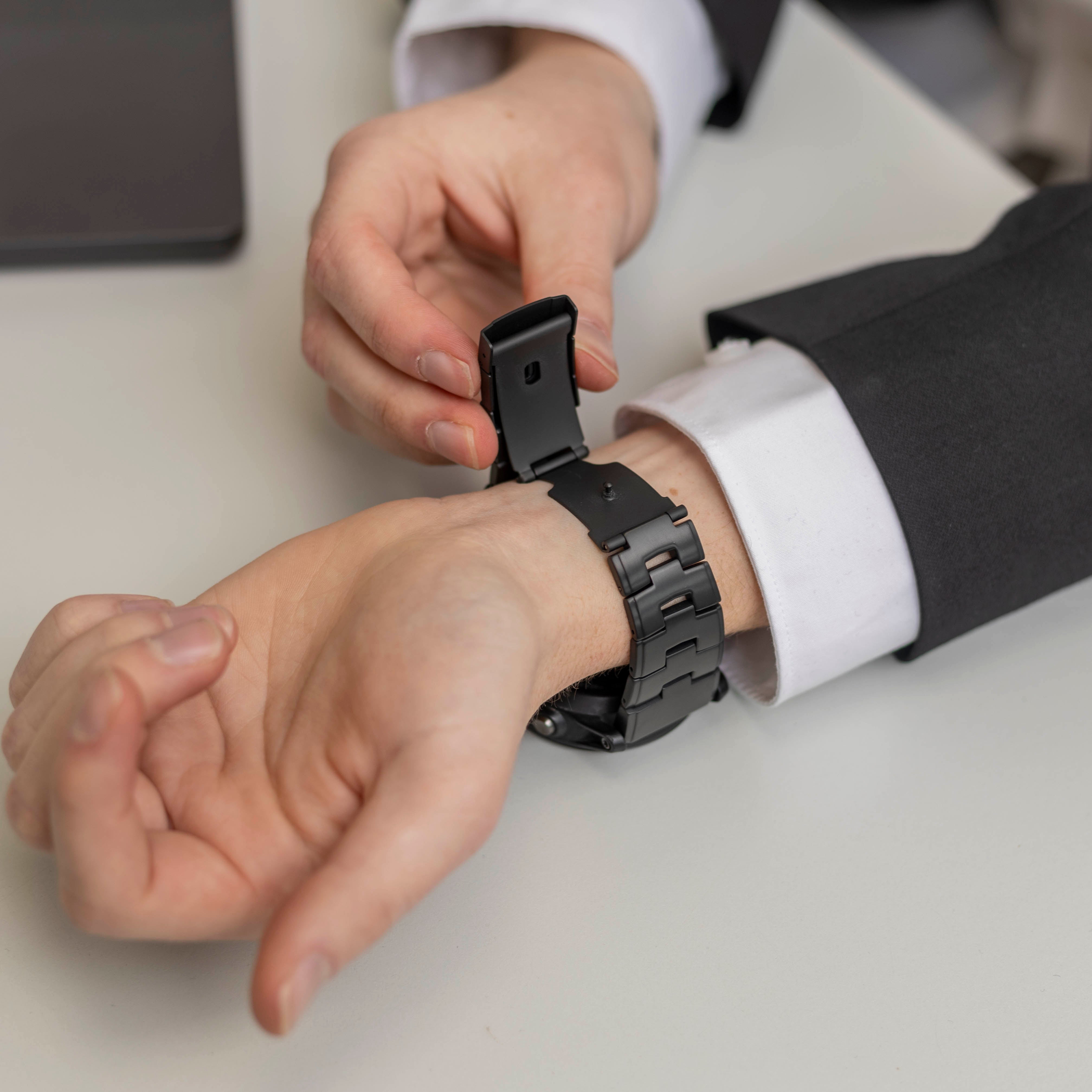 Garmin Instinct 3 - 50mm Titanium Strap (Black)