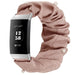 Correa scrunchie Fitbit Charge 4 (beige oscuro con perlas)