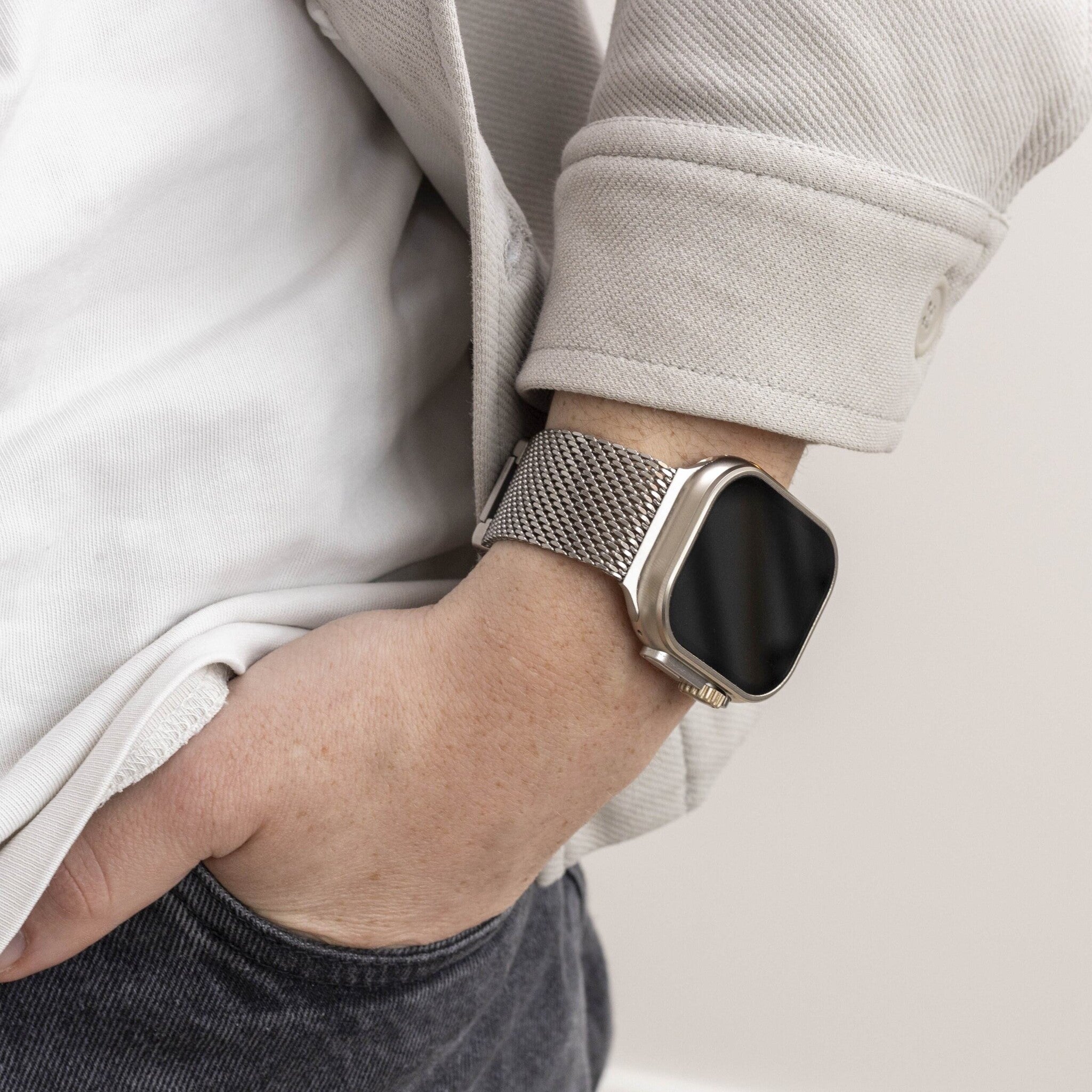 Apple Watch Modern Milanese-Armband (Titan)