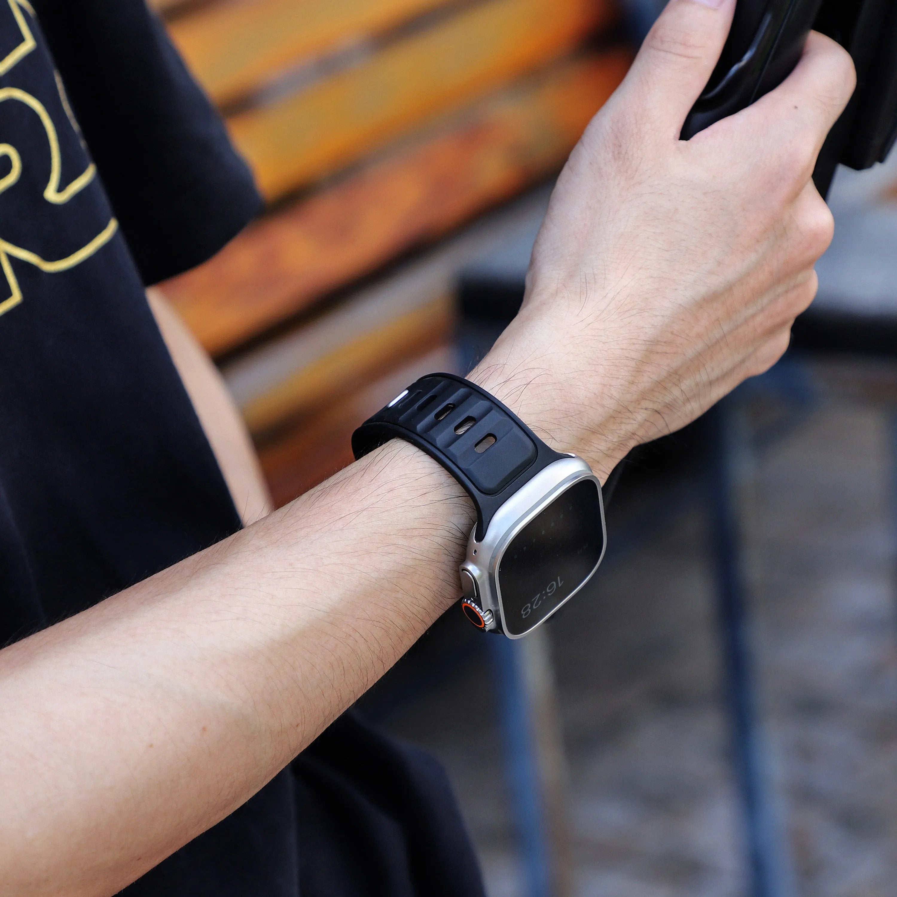 Apple Watch Premium Outdoor Silicone Strap (Black/Black)
