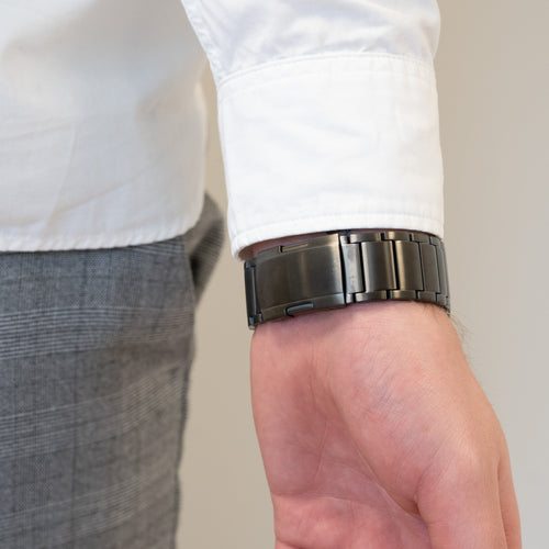 Bandz Apple Watch titanium schakel band (grafiet)