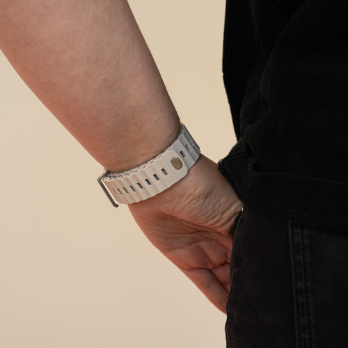 Apple Watch Ocean bandje met druksluiting (sterrenlicht)