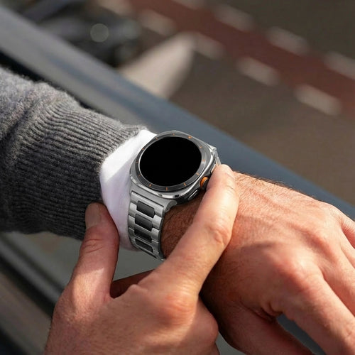 Bandz Samsung Galaxy Watch Ultra stalen band 'Classic' (zilver/zwart)