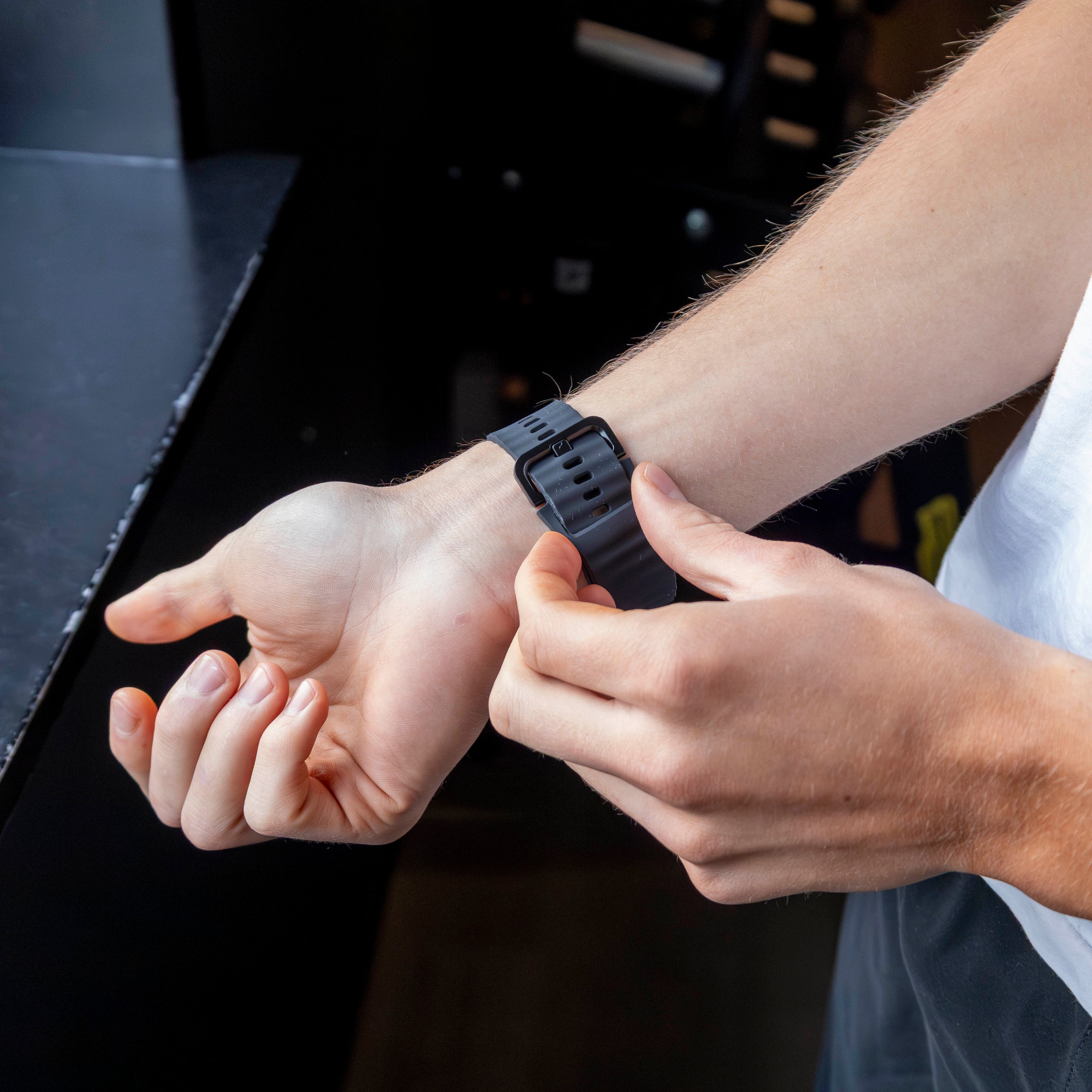 Samsung Galaxy Watch Ultra Wave Silikonarmband (Schwarz)