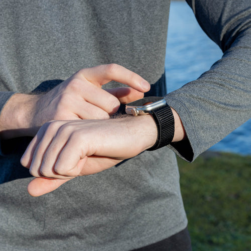 Bandz Correa nylon 'clásico' con P-buckle Apple Watch (negra)