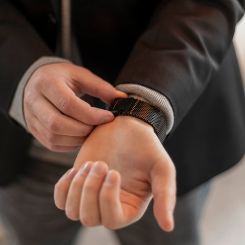 Bandz Apple Watch Milanese Loop Strap with P-Buckle (Black)