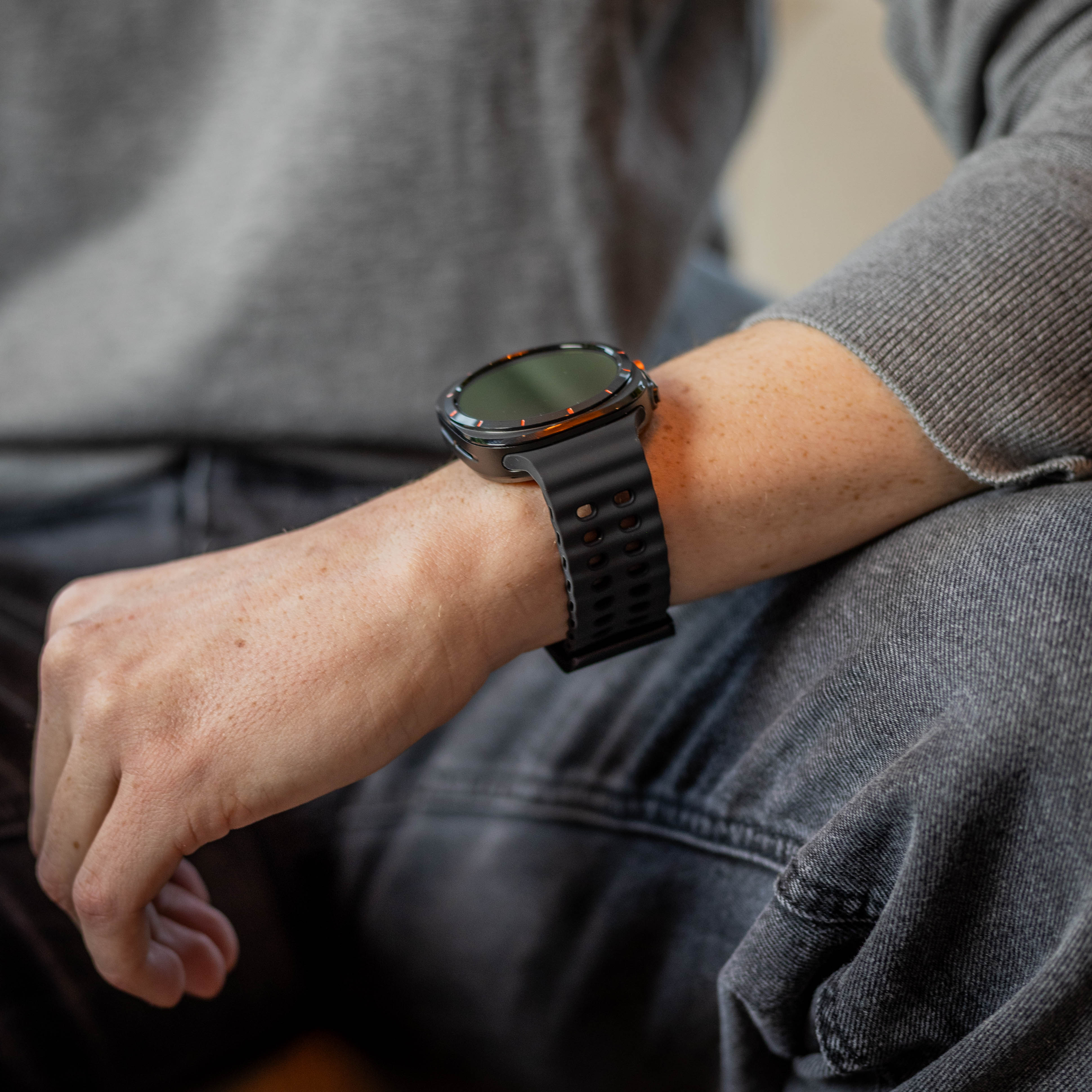 Correa de silicona wave Samsung Galaxy Watch Ultra (gris/negra)
