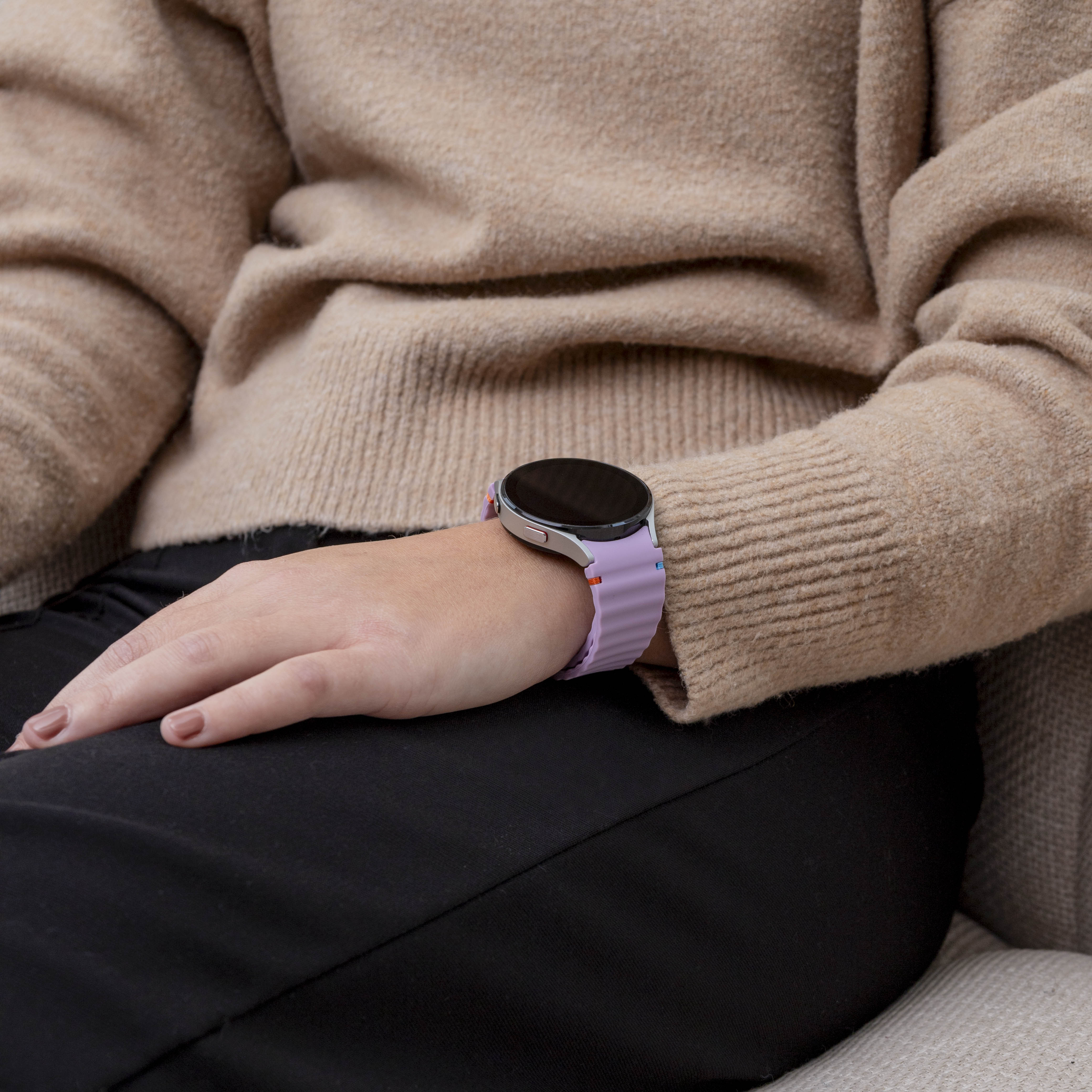 Samsung Galaxy Watch Fe mit wellenförmigem Armband (Lavendel)