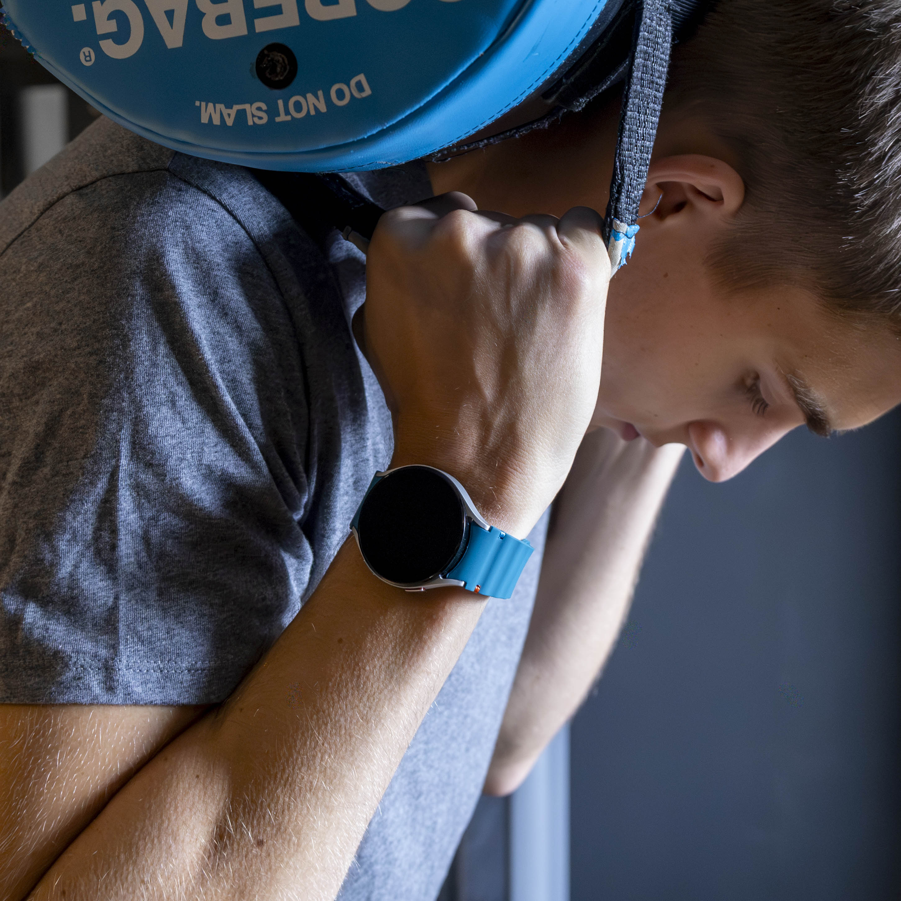 Samsung Galaxy Watch Fe mit wellenförmigem Armband (Grün/Blau)