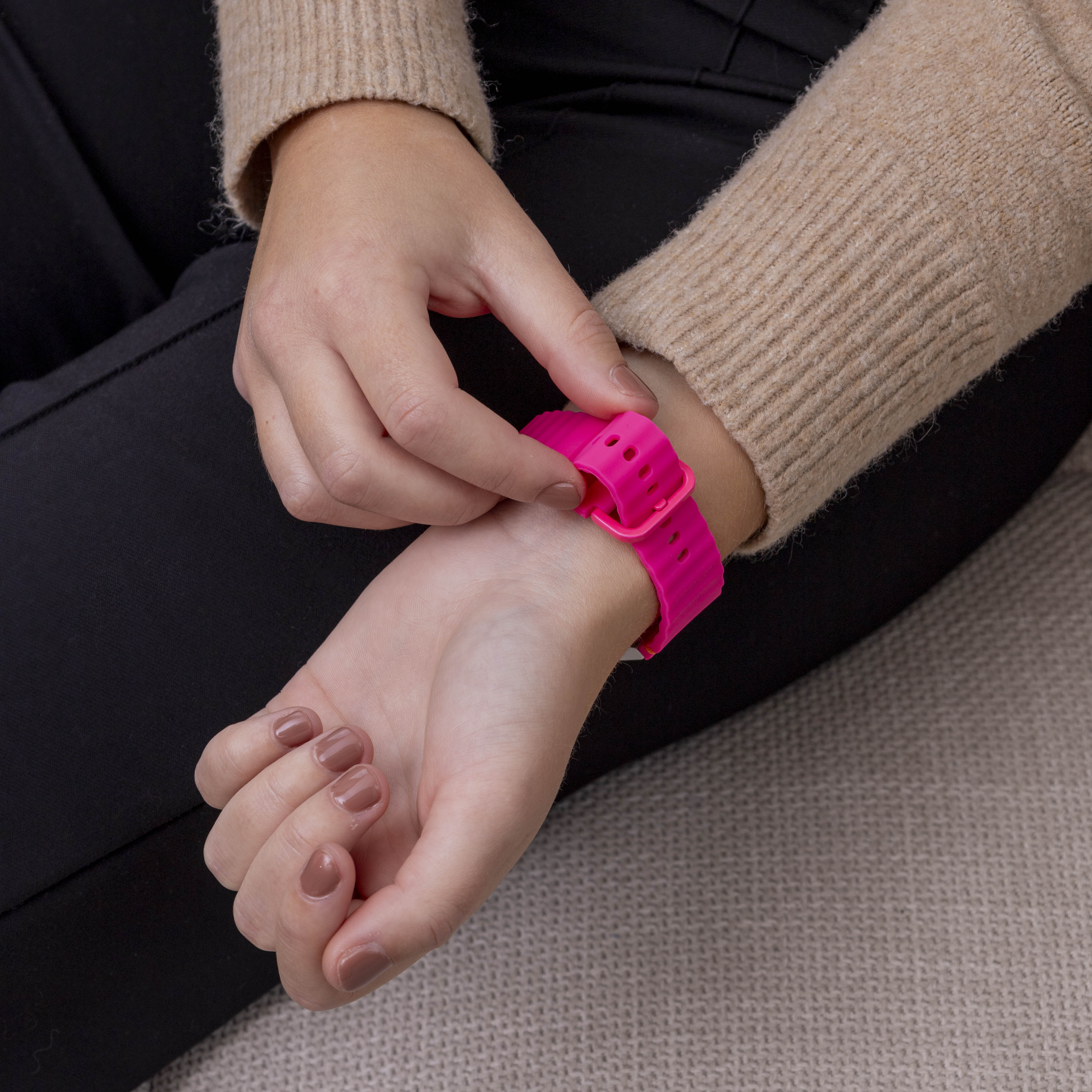 Samsung Galaxy Watch Fe mit wellenförmigem Armband (Hellrosa)