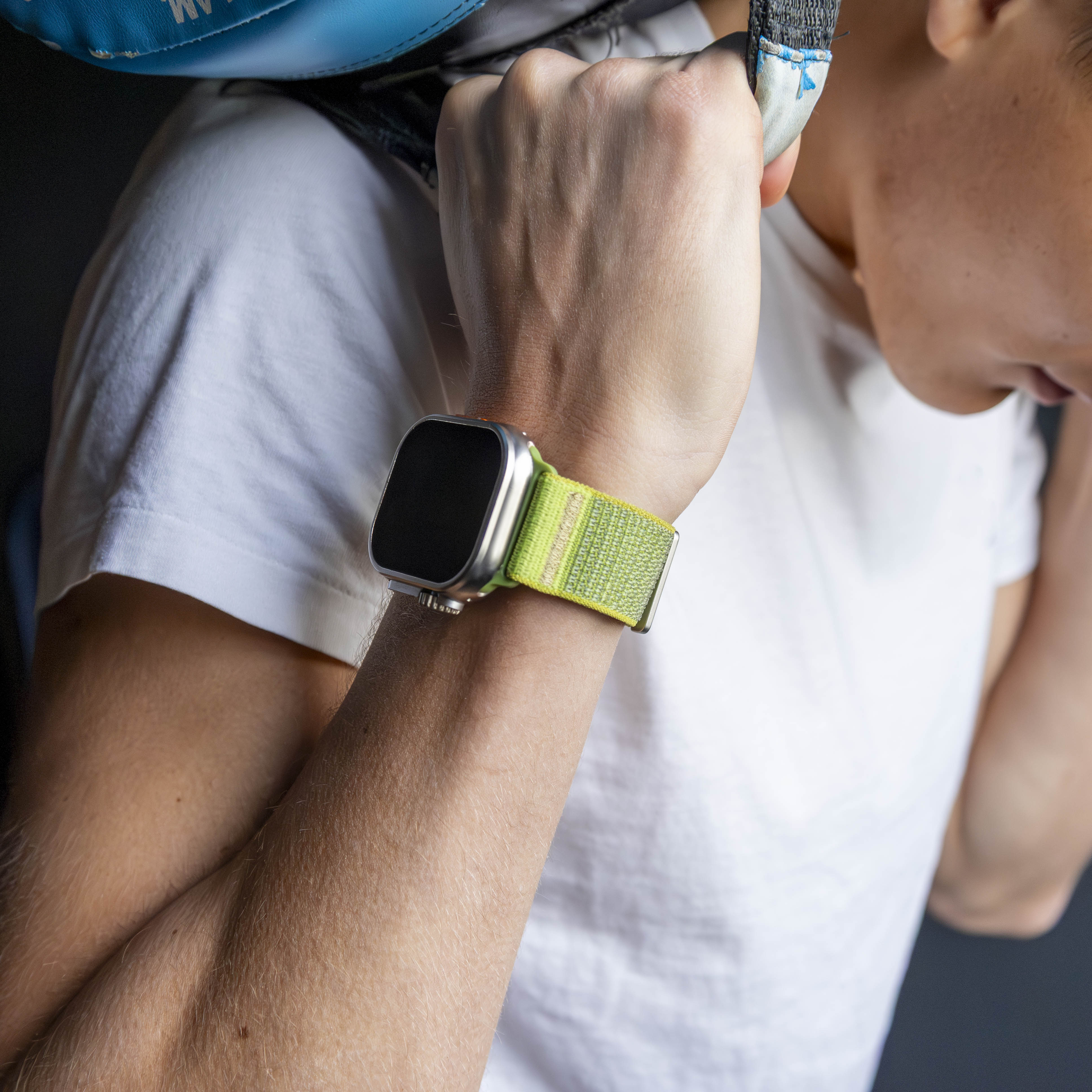 Strap-it Apple Watch Wave Nylonarmband (Feldgrün)