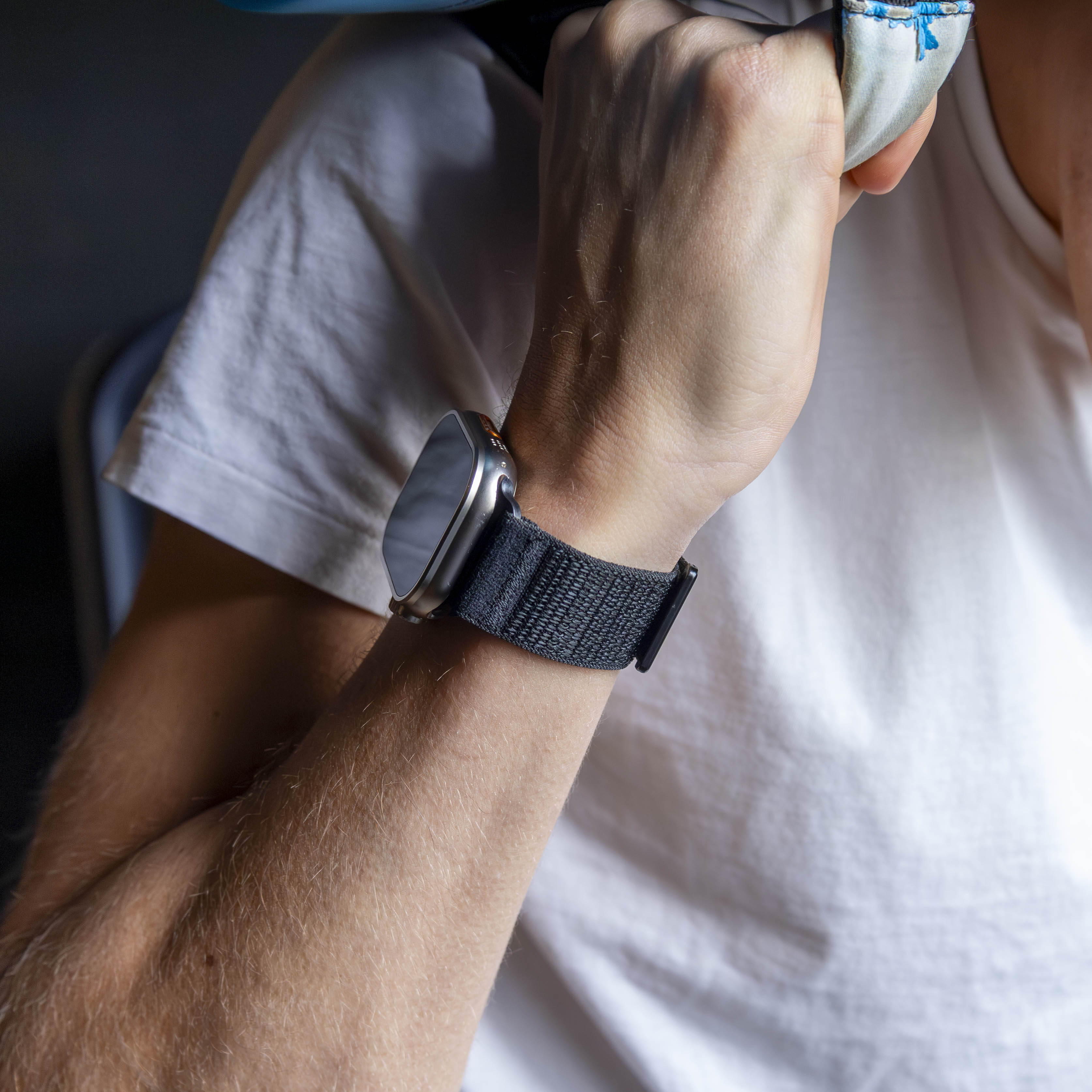 Strap-it Apple Watch Wave Nylonarmband (Schwarz)