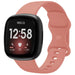 Correa silicona clásica Fitbit Versa 4 (rosa)