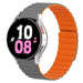 Samsung Galaxy Watch 5 - 44mm magnetisch siliconen bandje (grijs/oranje)