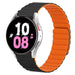Samsung Galaxy Watch 5 - 44mm magnetisch siliconen bandje (zwart/oranje)