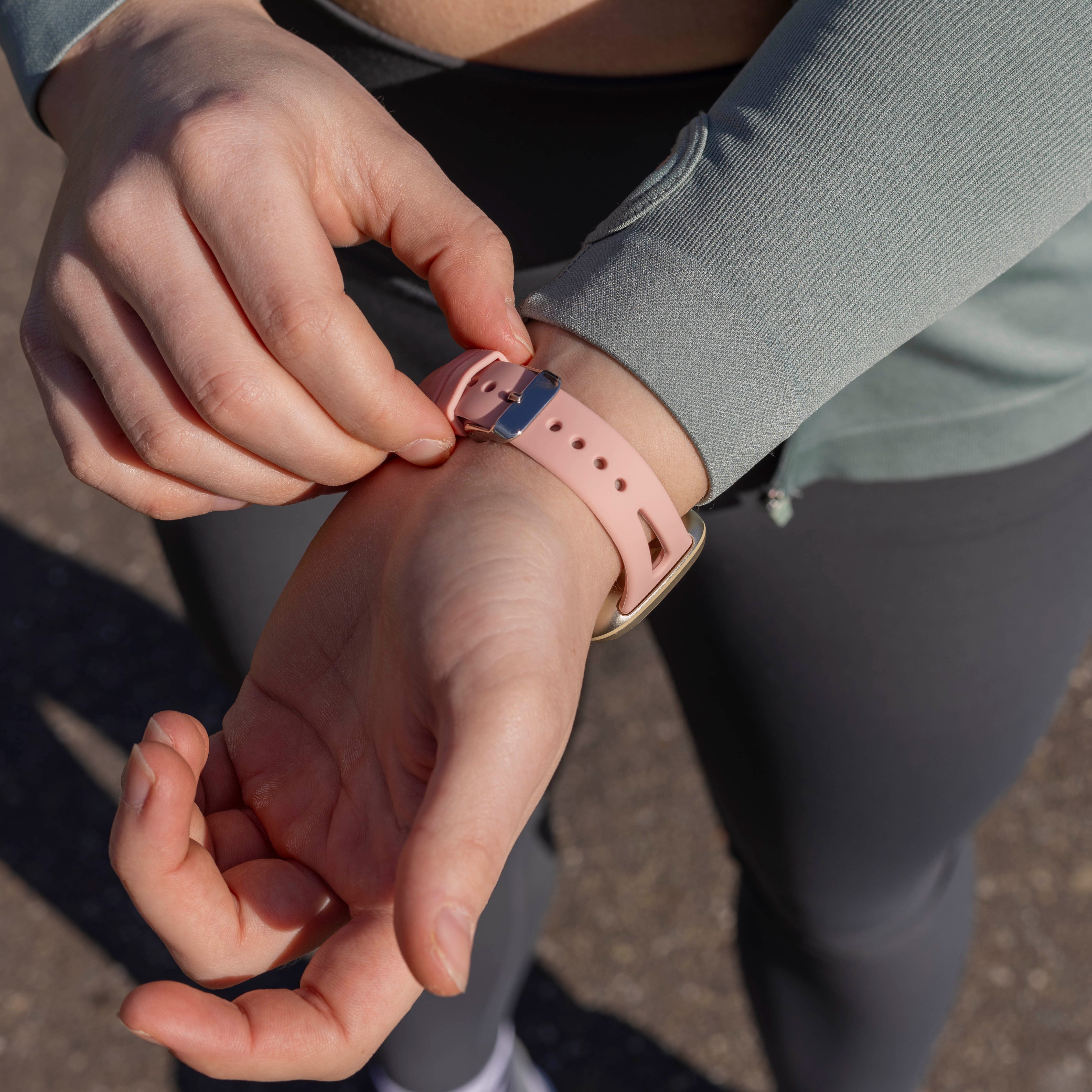 Correa silicona lujo Fitbit Versa 4 (rosa)