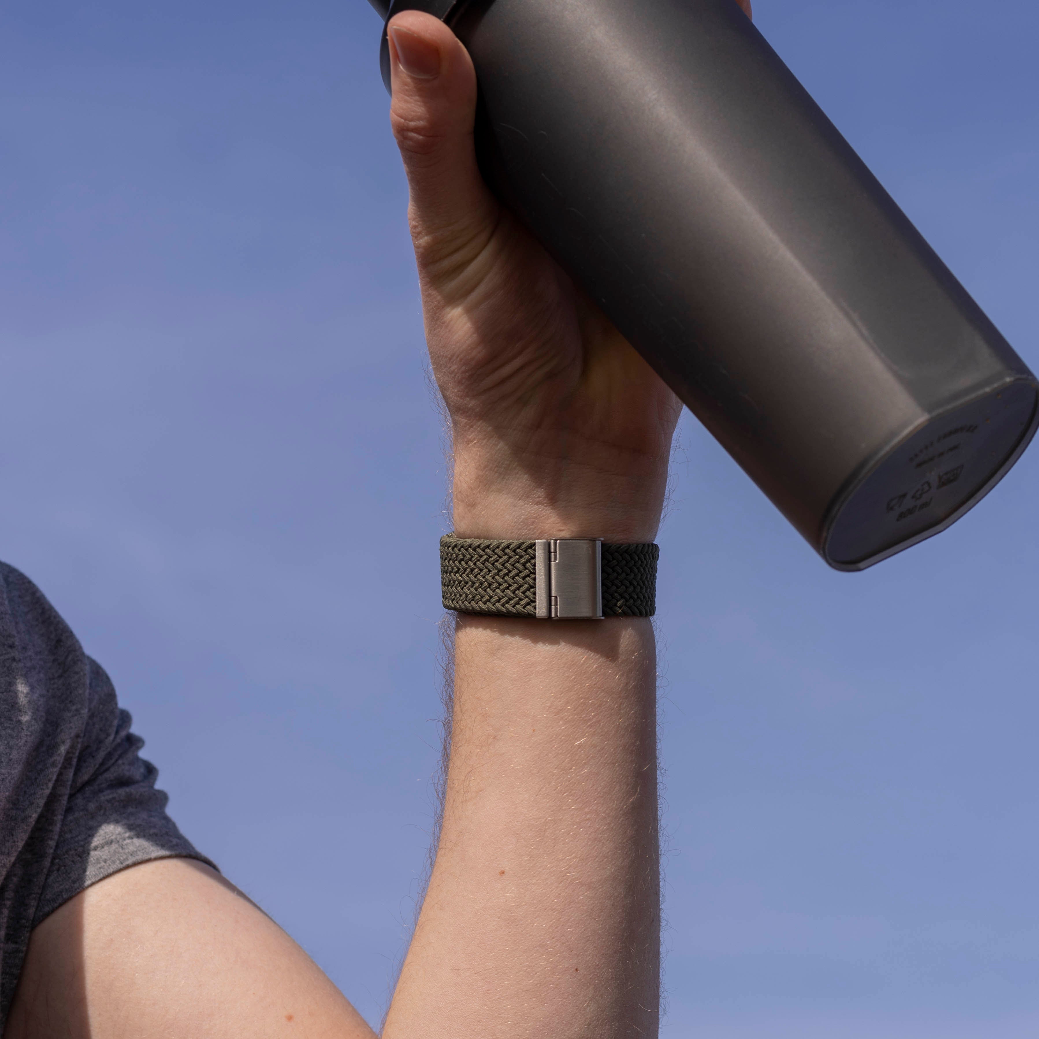 Correa trenzada ajustable Fitbit Versa 3 (verde oliva)