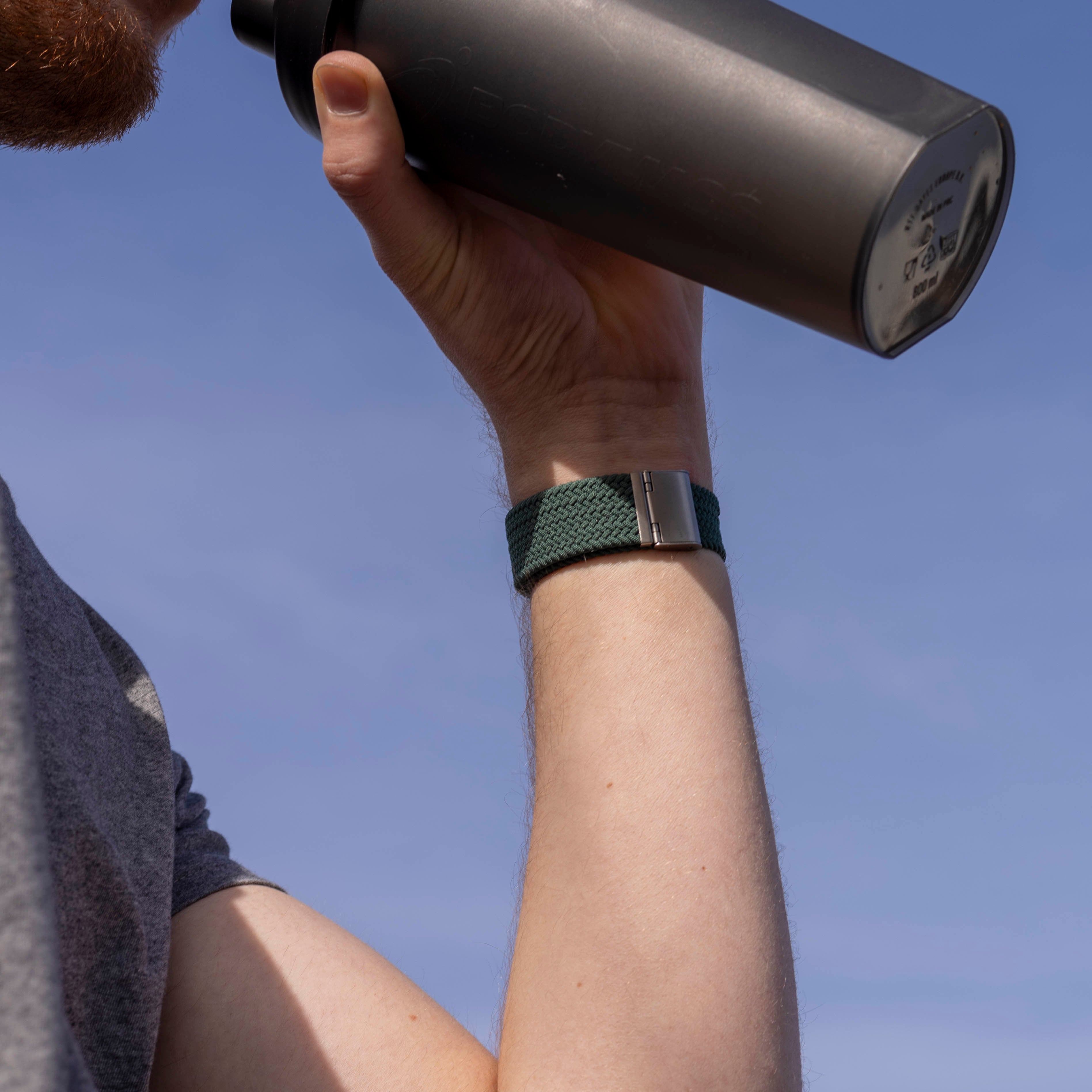 Correa trenzada ajustable Fitbit Versa 3 (verde oscuro)