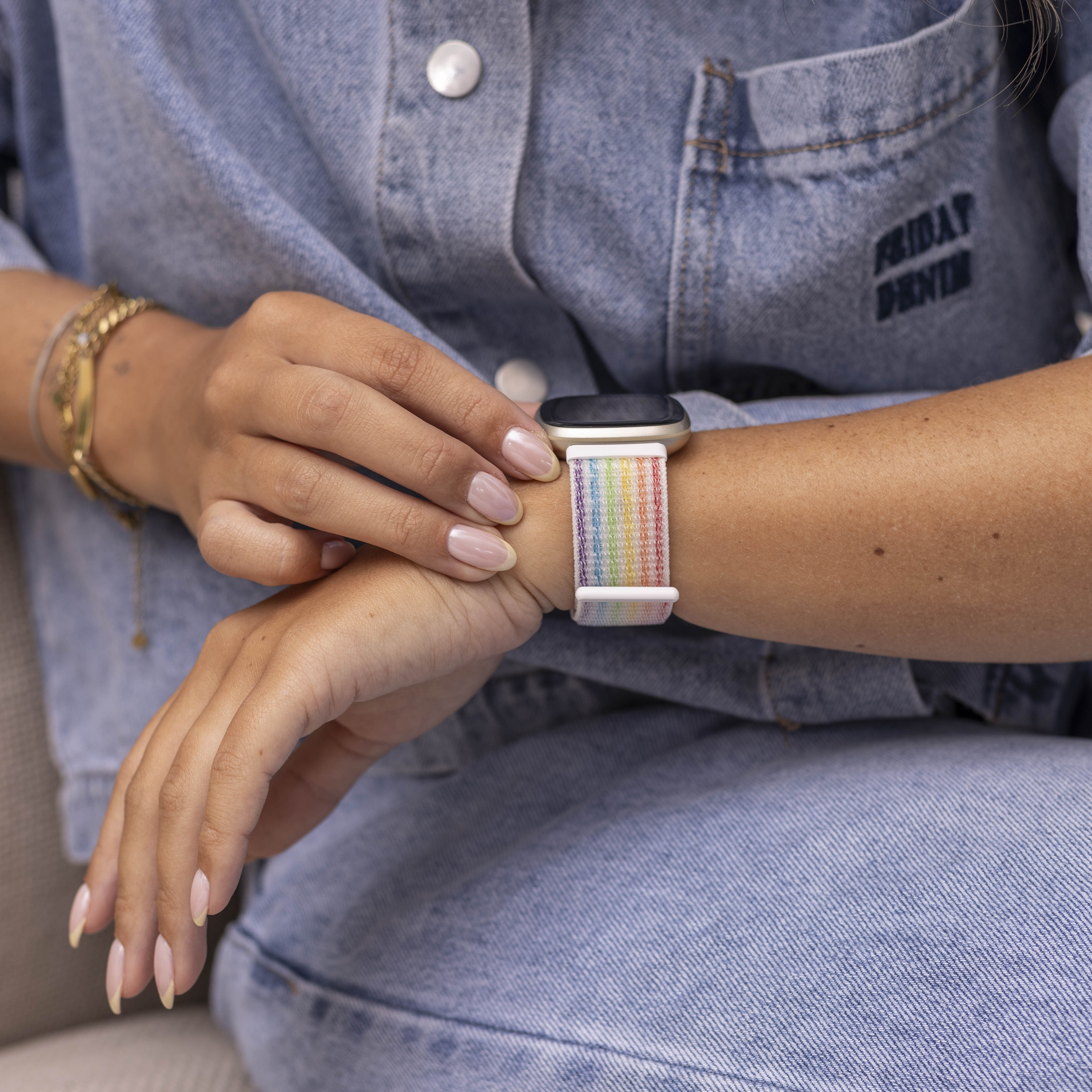 Correa nylon Fitbit Sense (arcoíris claro)