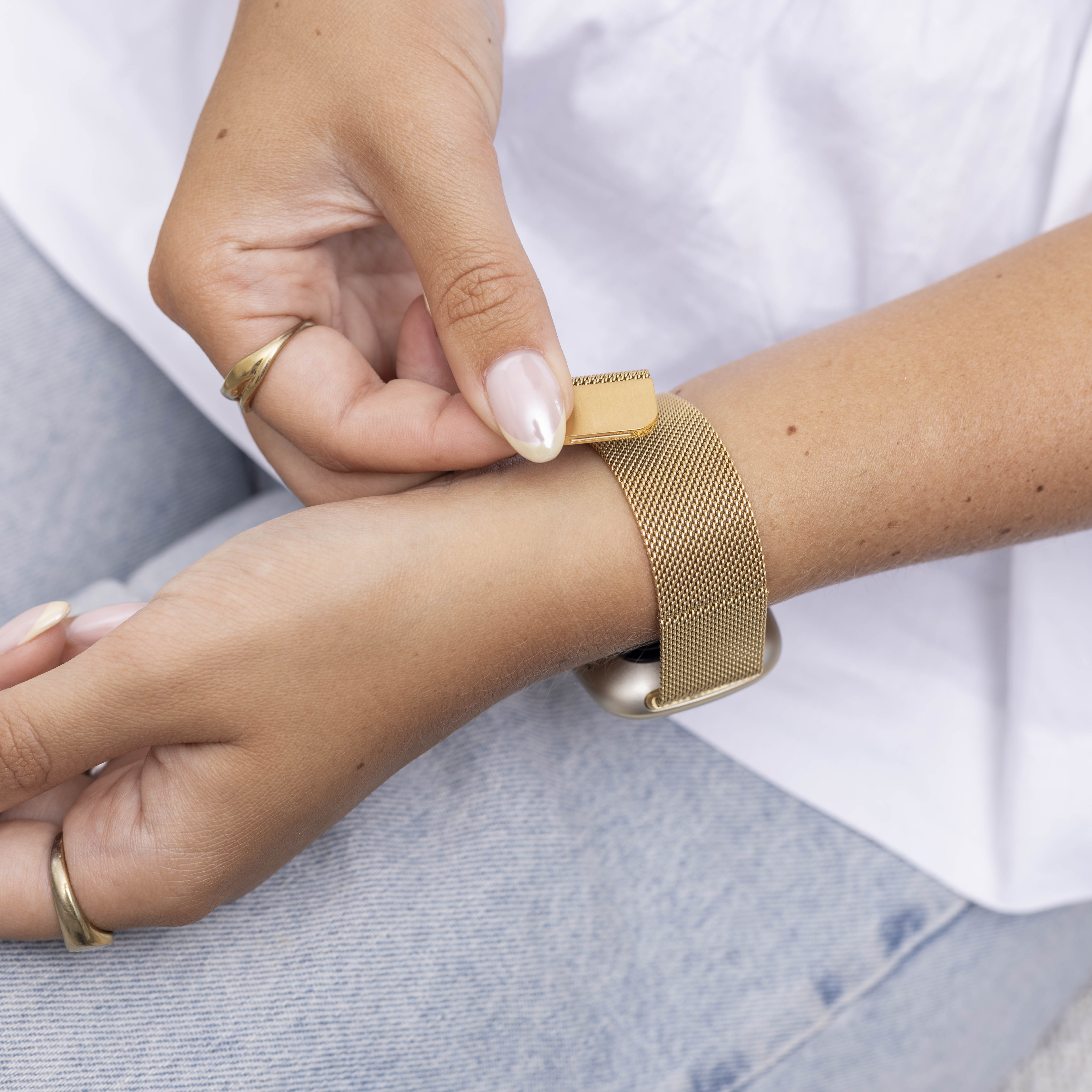 Correa milanesa Fitbit Sense (dorado)