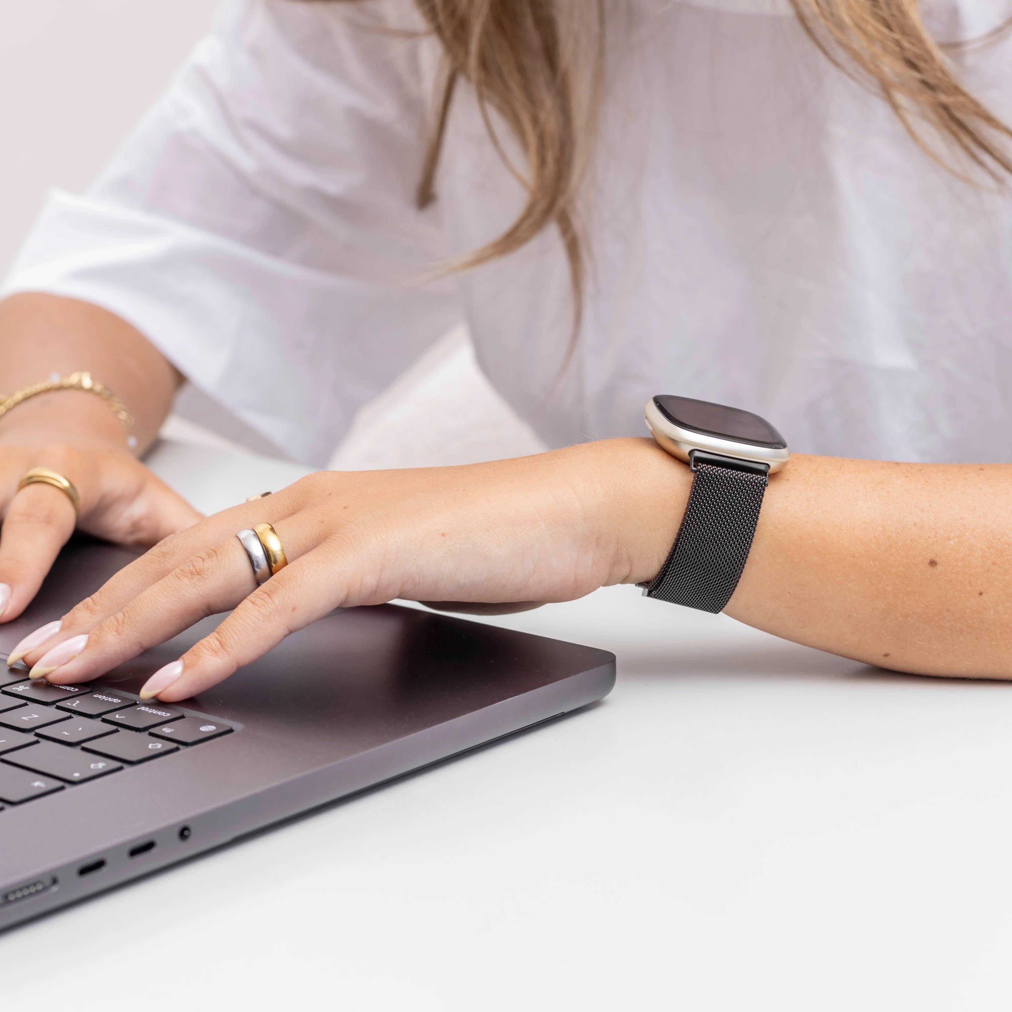 Fitbit Versa 3 Milanese-Armband (Schwarz)
