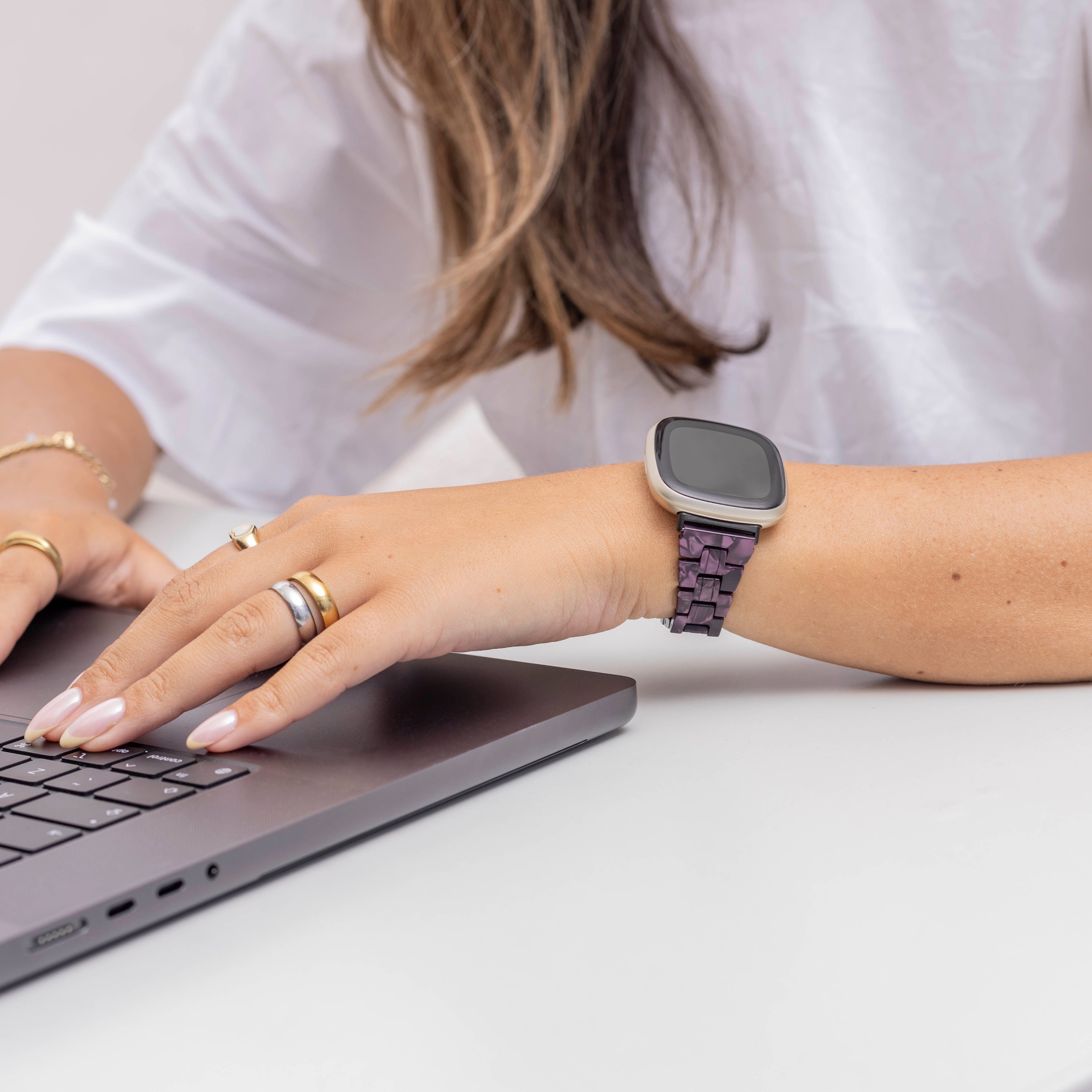 Correa de resina Fitbit Sense (negro/morado)