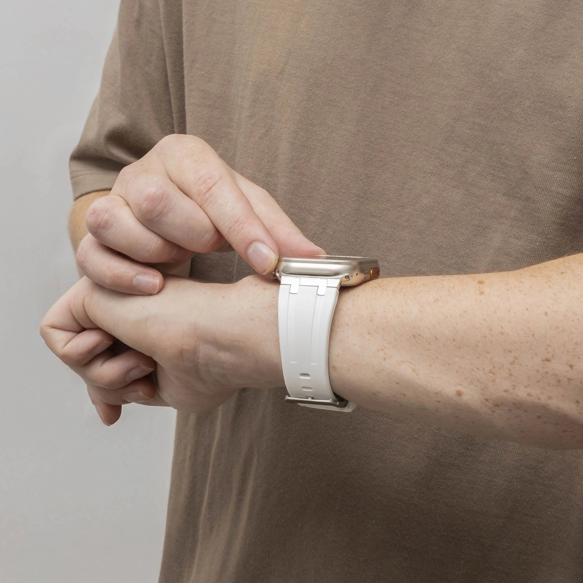 Bandz Correa silicona 'Luxe Liqiud' Apple Watch (blanco con plata)