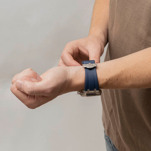 Apple Watch luxe liquid silicone band (blauw met zilver)