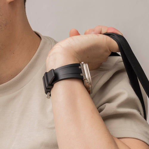 Apple Watch Luxus Liquid Silikonarmband (Schwarz mit Silber)