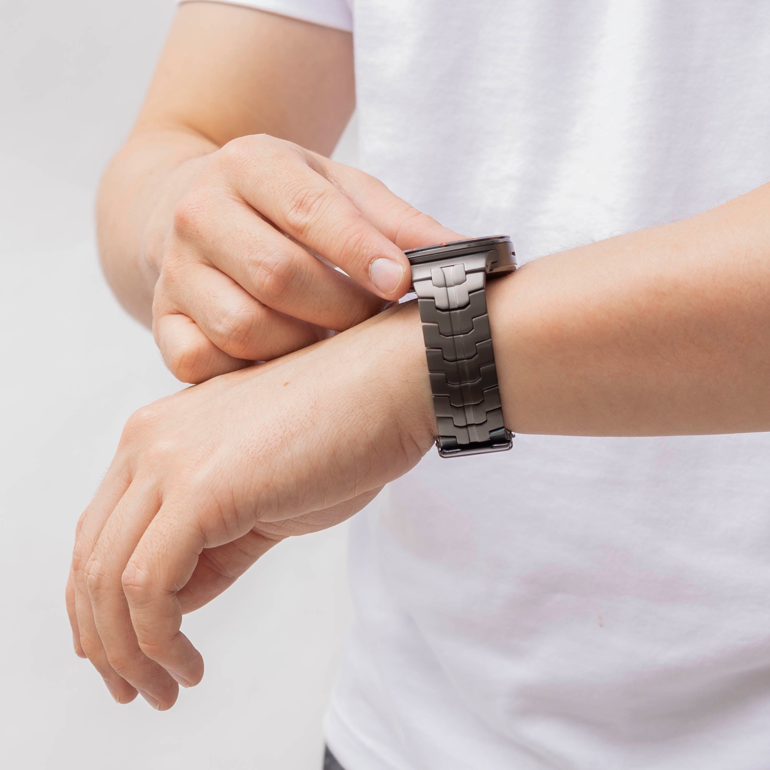Samsung Galaxy Watch Ultra 'Iron' Titanarmband (Graphit)