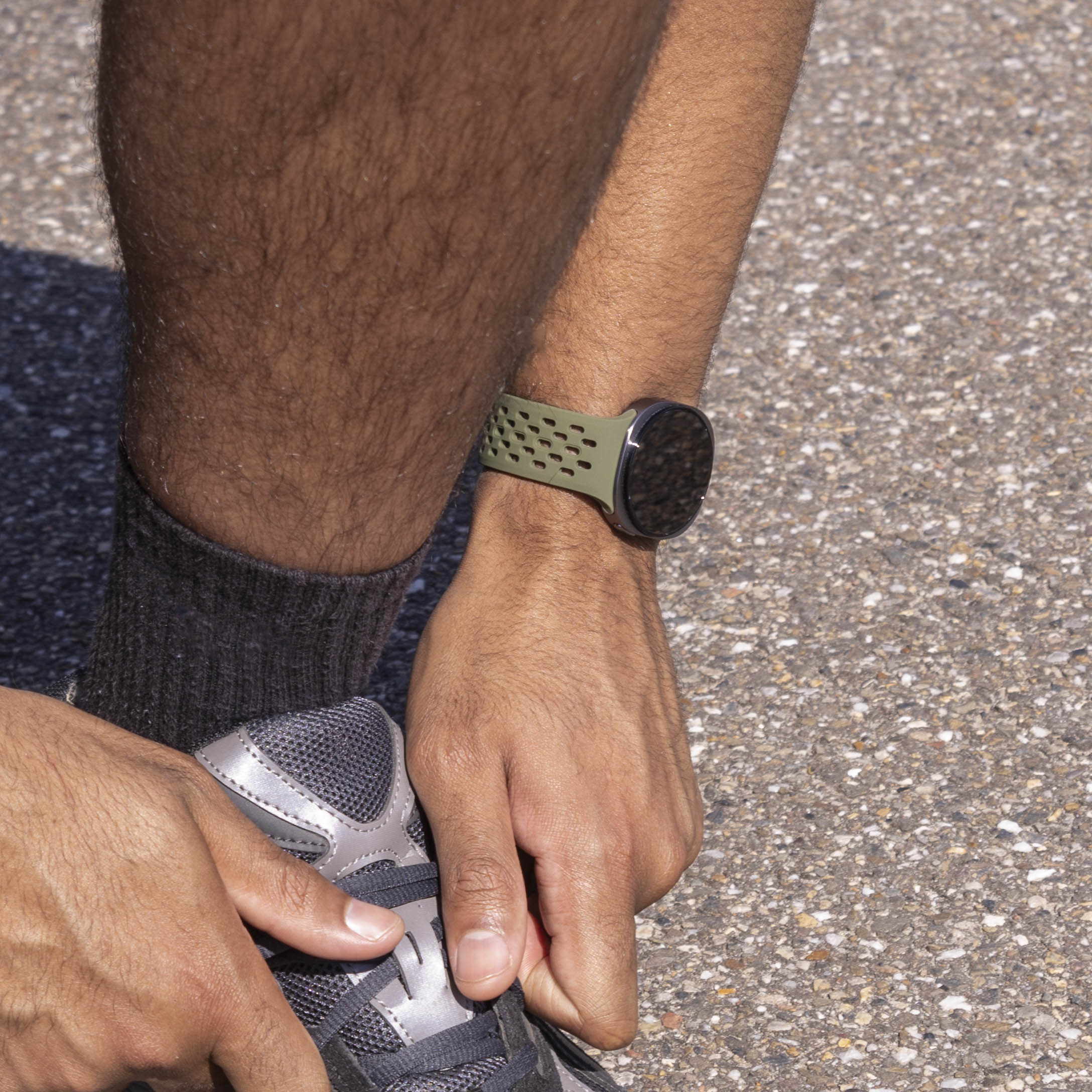 Samsung Galaxy Watch 8 - 44mm Silikonarmband mit Löchern (Olivgrün)