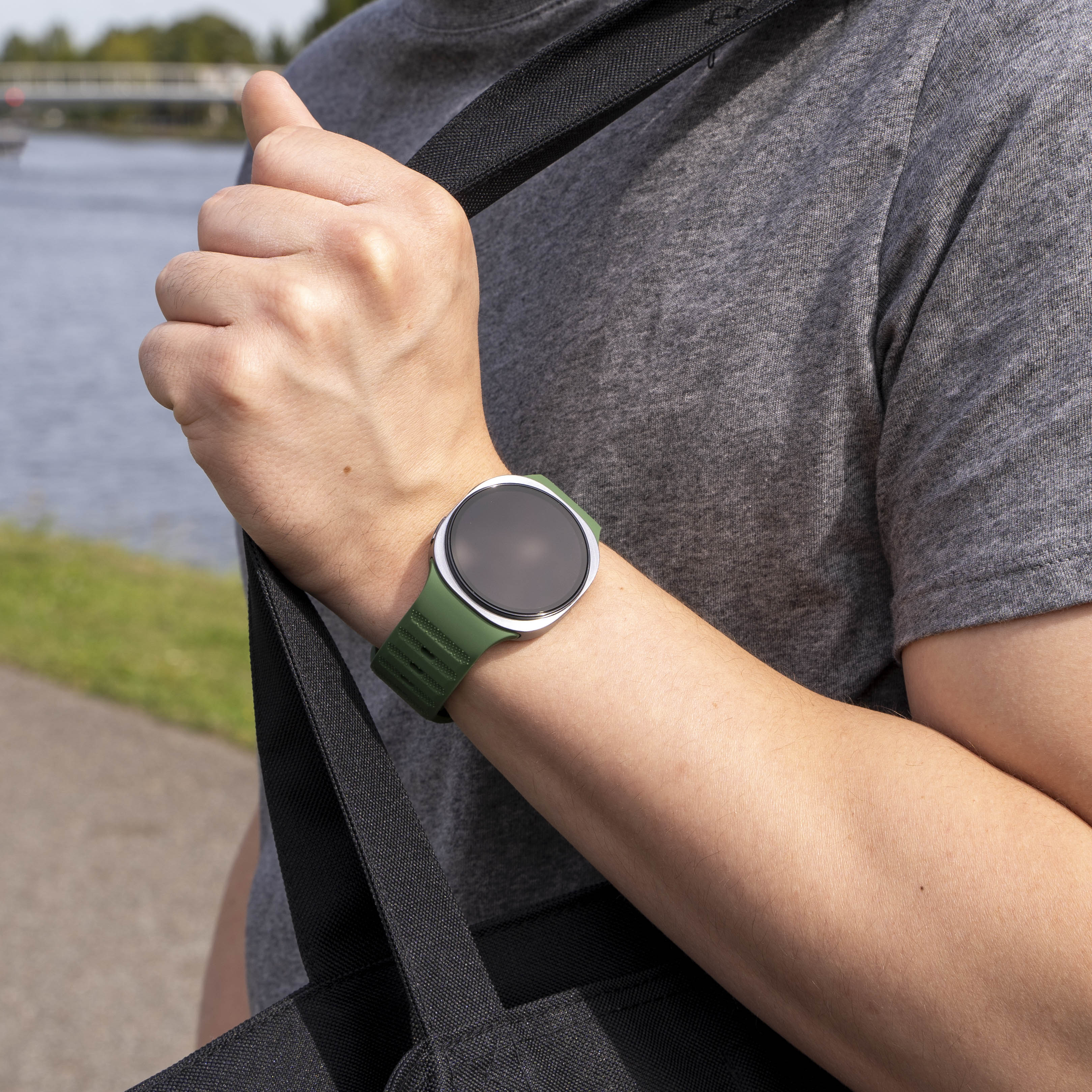 Samsung Galaxy Watch 8 - 44mm Outdoor Silikon Armband (Olivgrün)