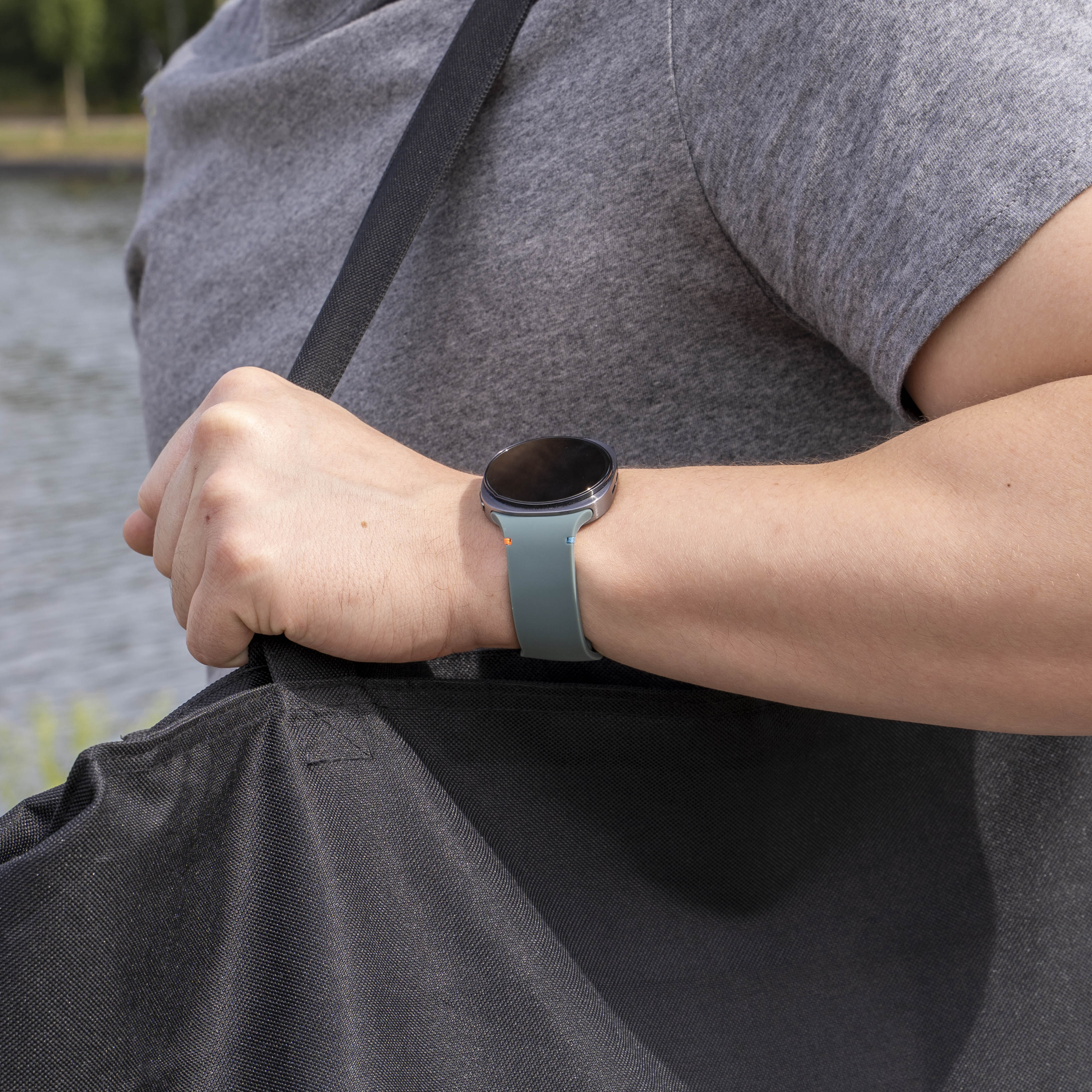 Samsung Galaxy Watch 8 - 40 mm Silikonarmband (Tannengrün)