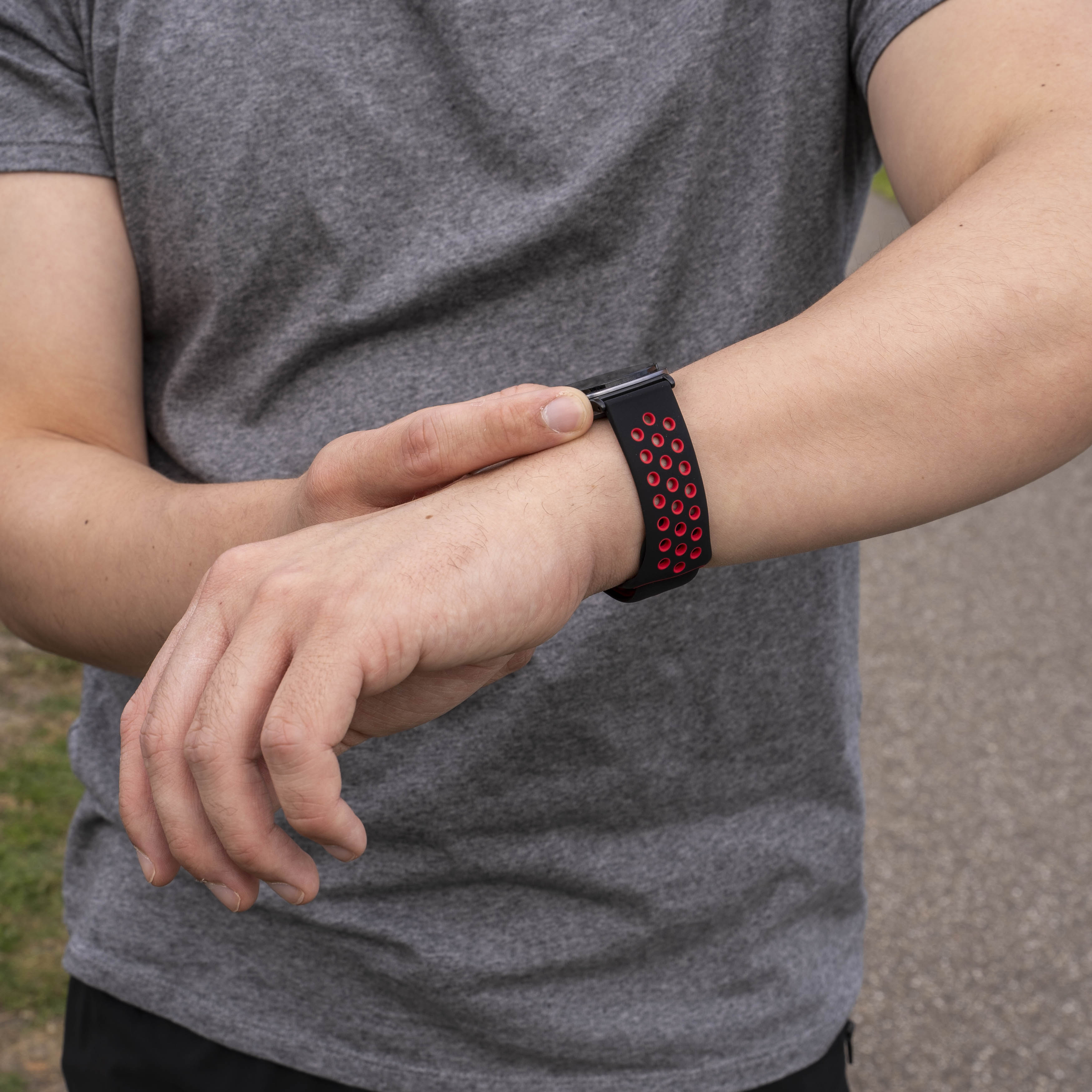 Samsung Galaxy Watch 8 Classic Sport Armband (Schwarz/Rot)
