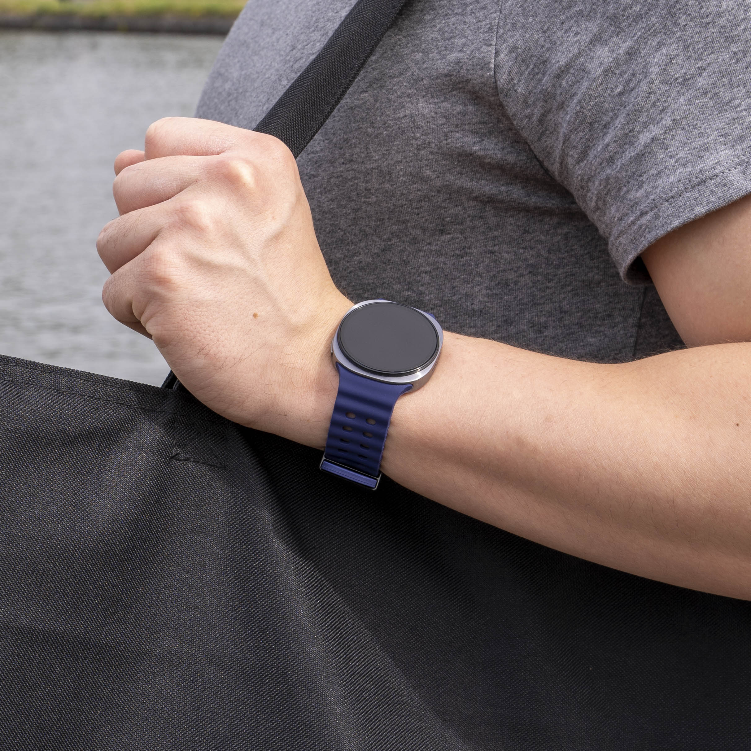 Samsung Galaxy Watch 8 Classic Ocean Armband (Dunkel Blau)