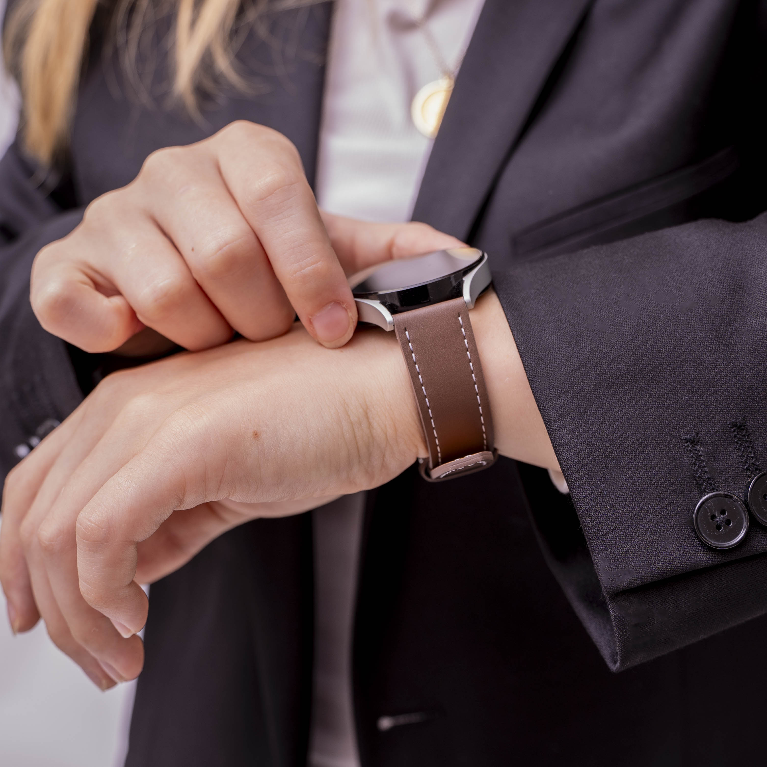 Amazfit GTS 4 'One Push' Leather Strap (Dark Brown)