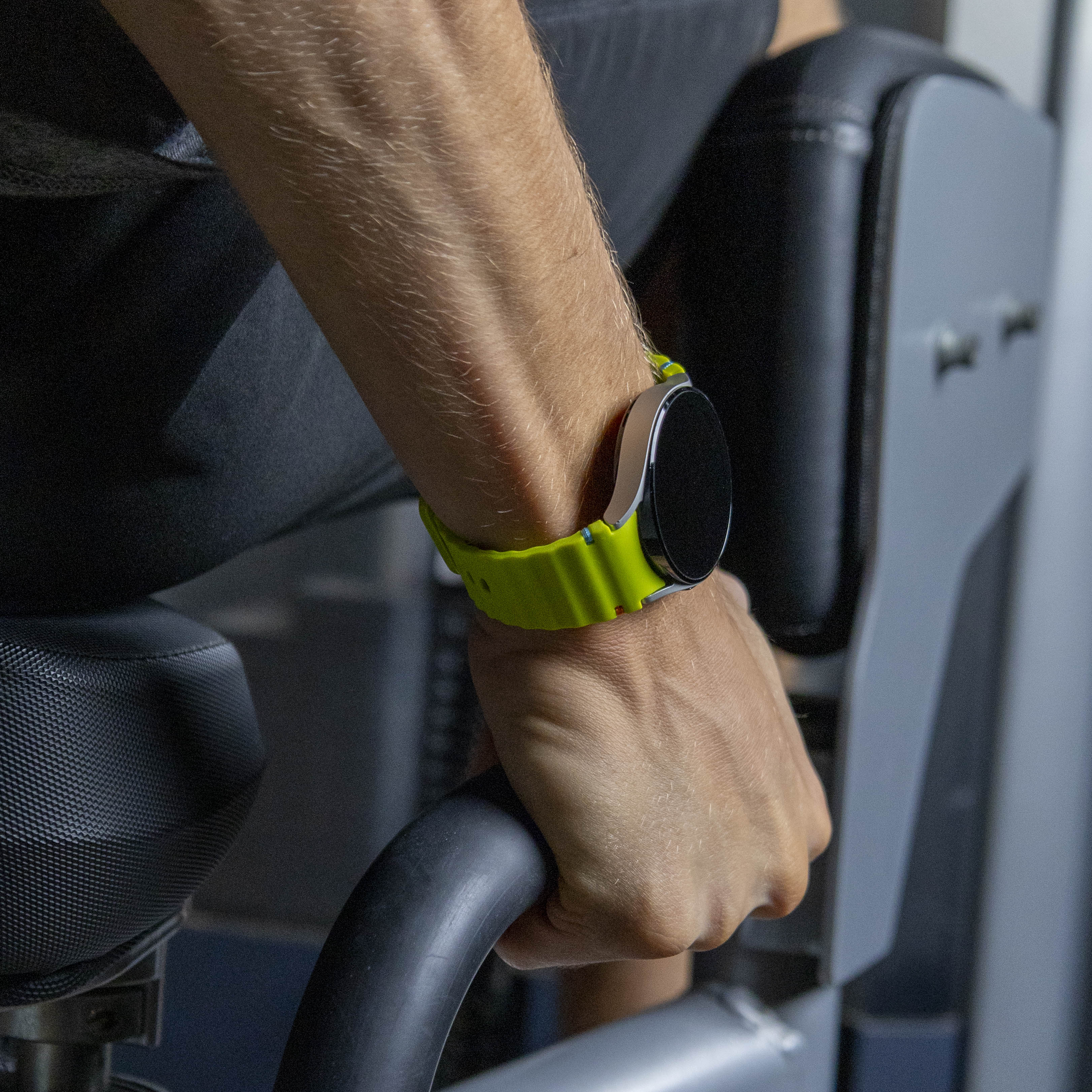 Samsung Galaxy Watch 4 40mm mit wellenförmigem Armband (Limettengrün)