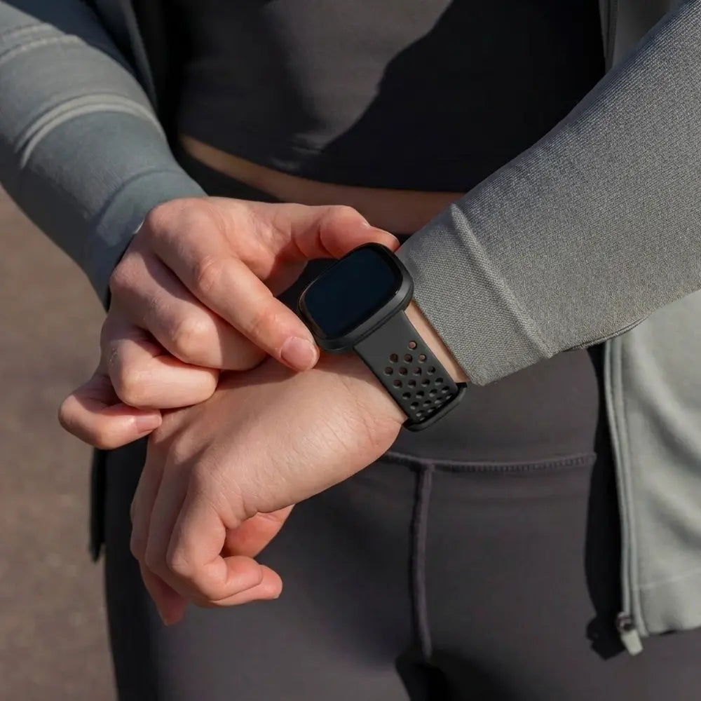 Bandz Fitbit Versa 4 Sport Strap 'Sport Air' (Black)