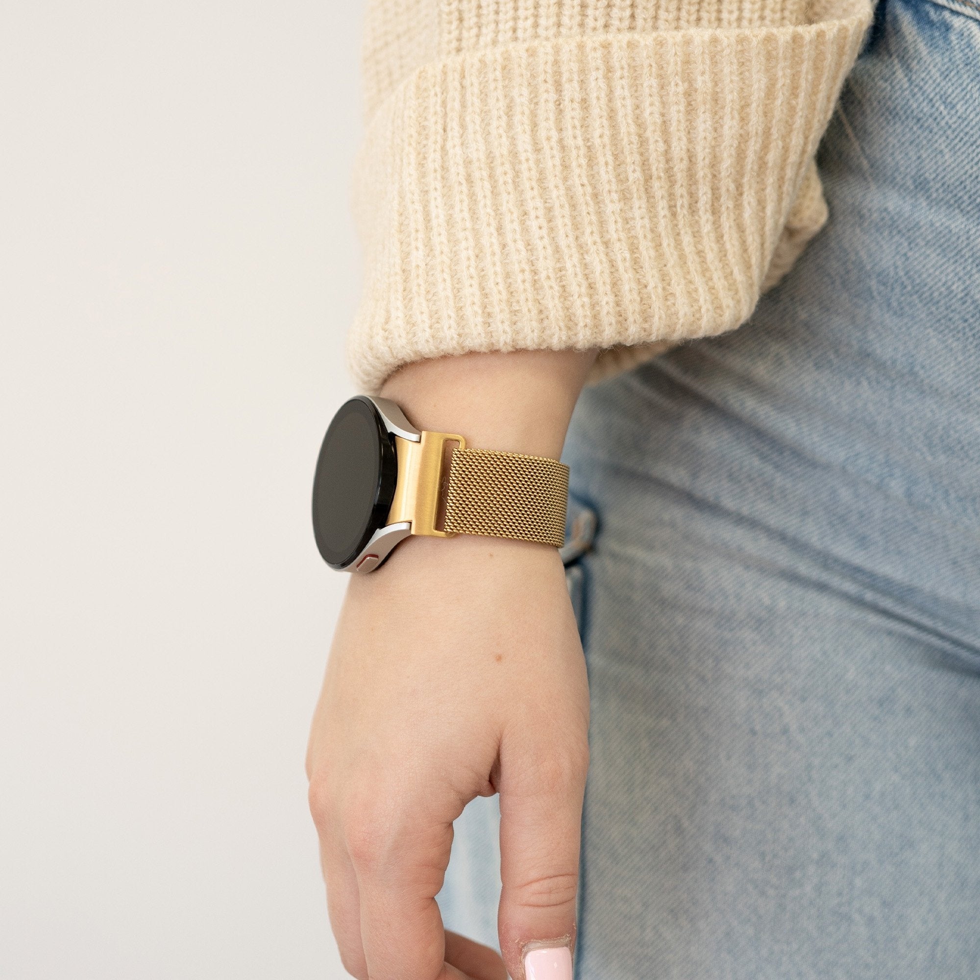 Milanese Strap 'One Push', gold, lifestyle photo