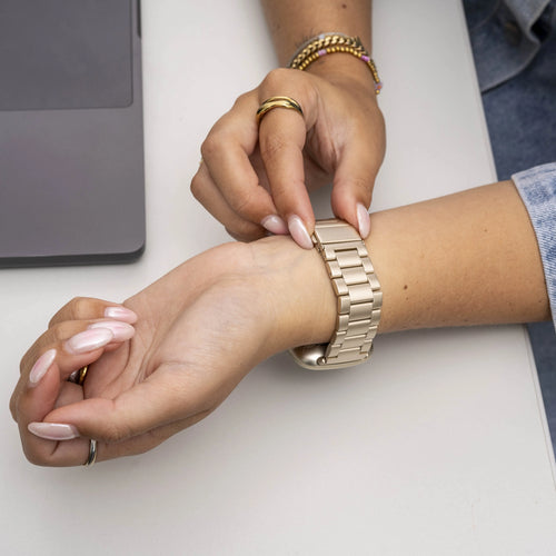 Bracelet acier Fitbit Versa 4 (or champagne)