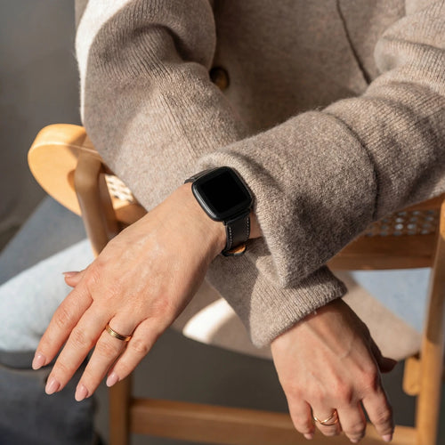 Fitbit Versa 3 Modern Leather Strap (Black)