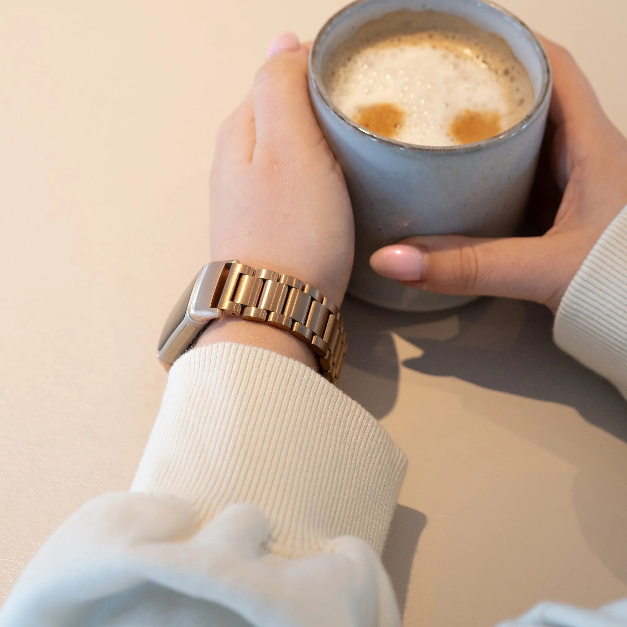 Bracelet acier Fitbit Charge 5 (or rose)