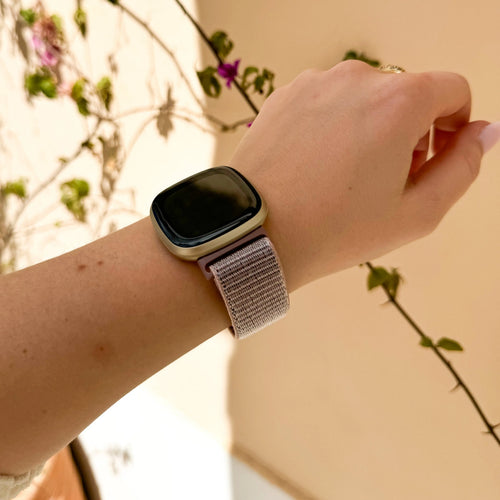 Fitbit Sense nylon bandje (pink sand)